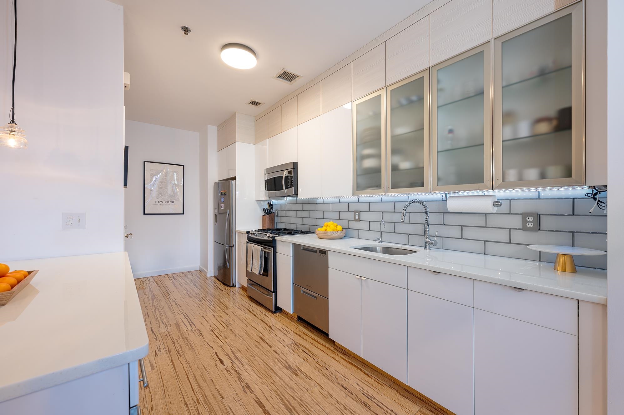 232 PAVONIA AVE - Photo 5