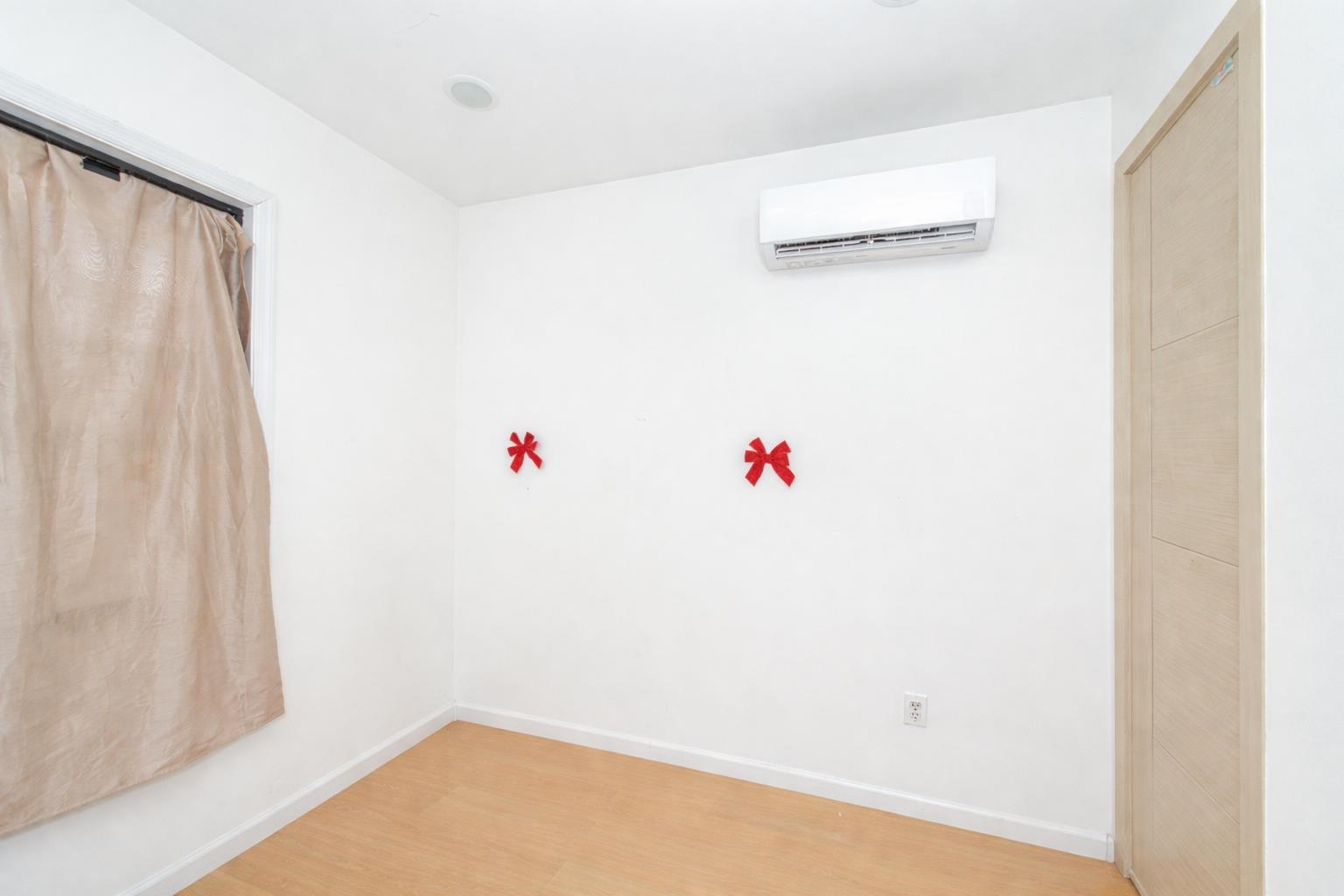 9 MYRTLE AVE - Photo 4