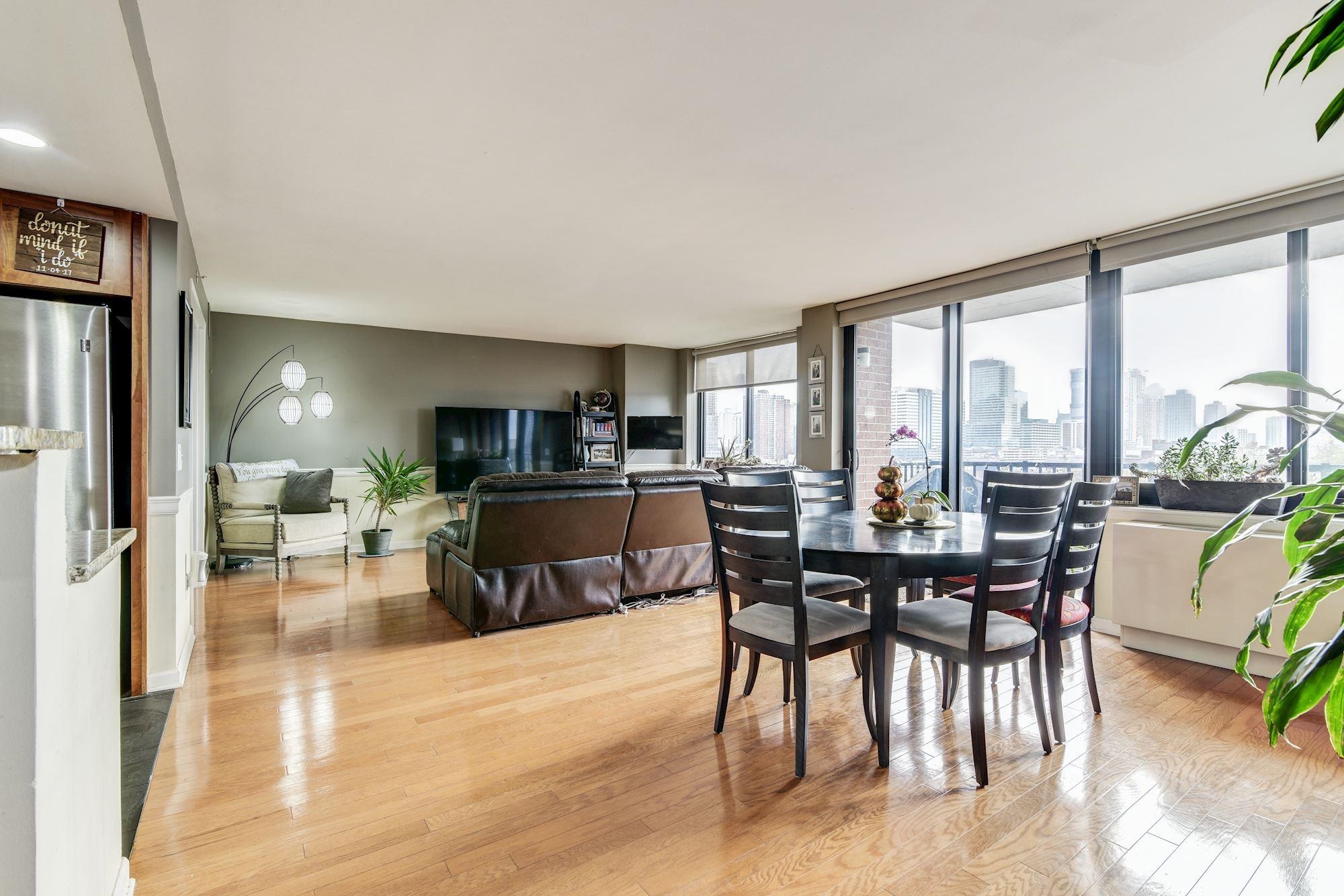 700 GROVE ST - Photo 2