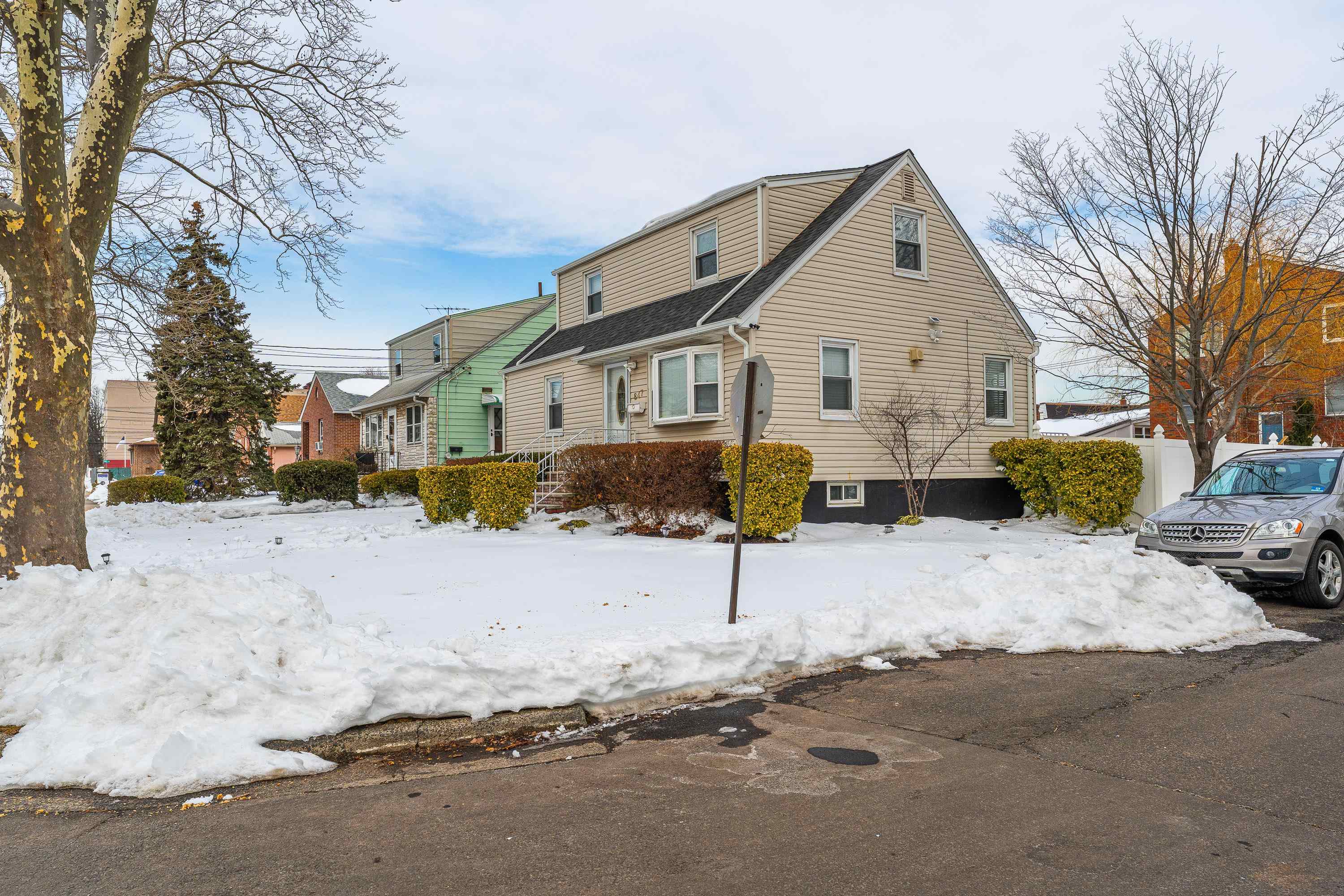 847 DENNIS PL - Photo 2