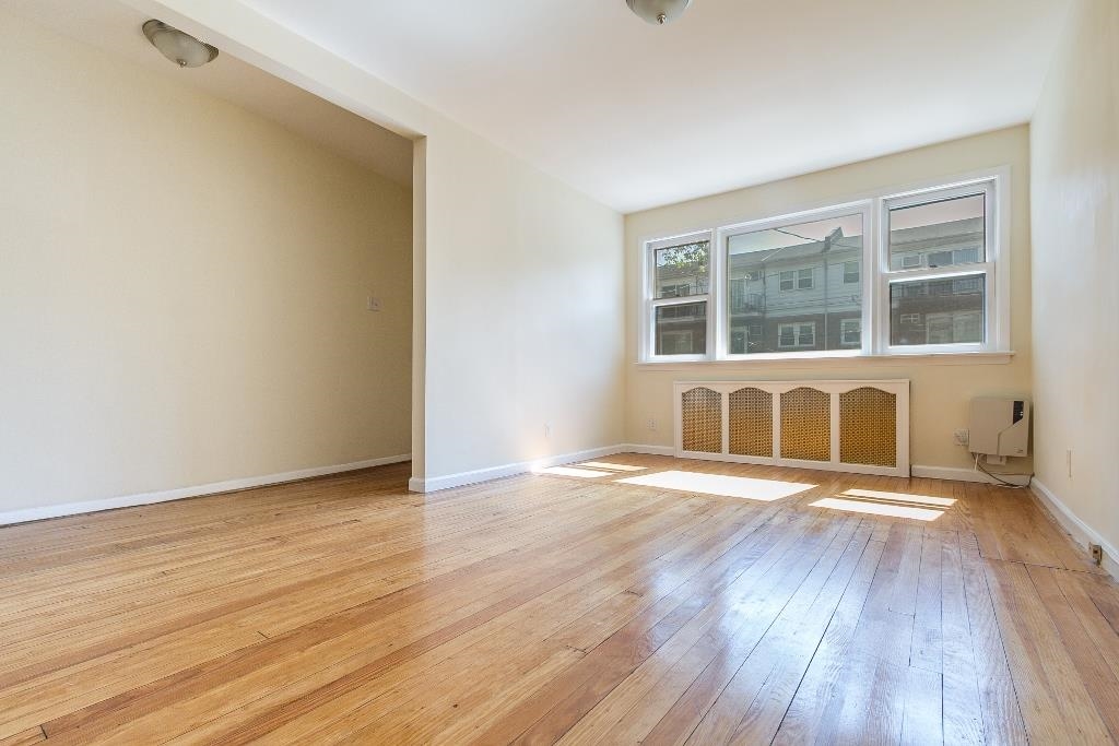 306 NEPTUNE AVE - Photo 3