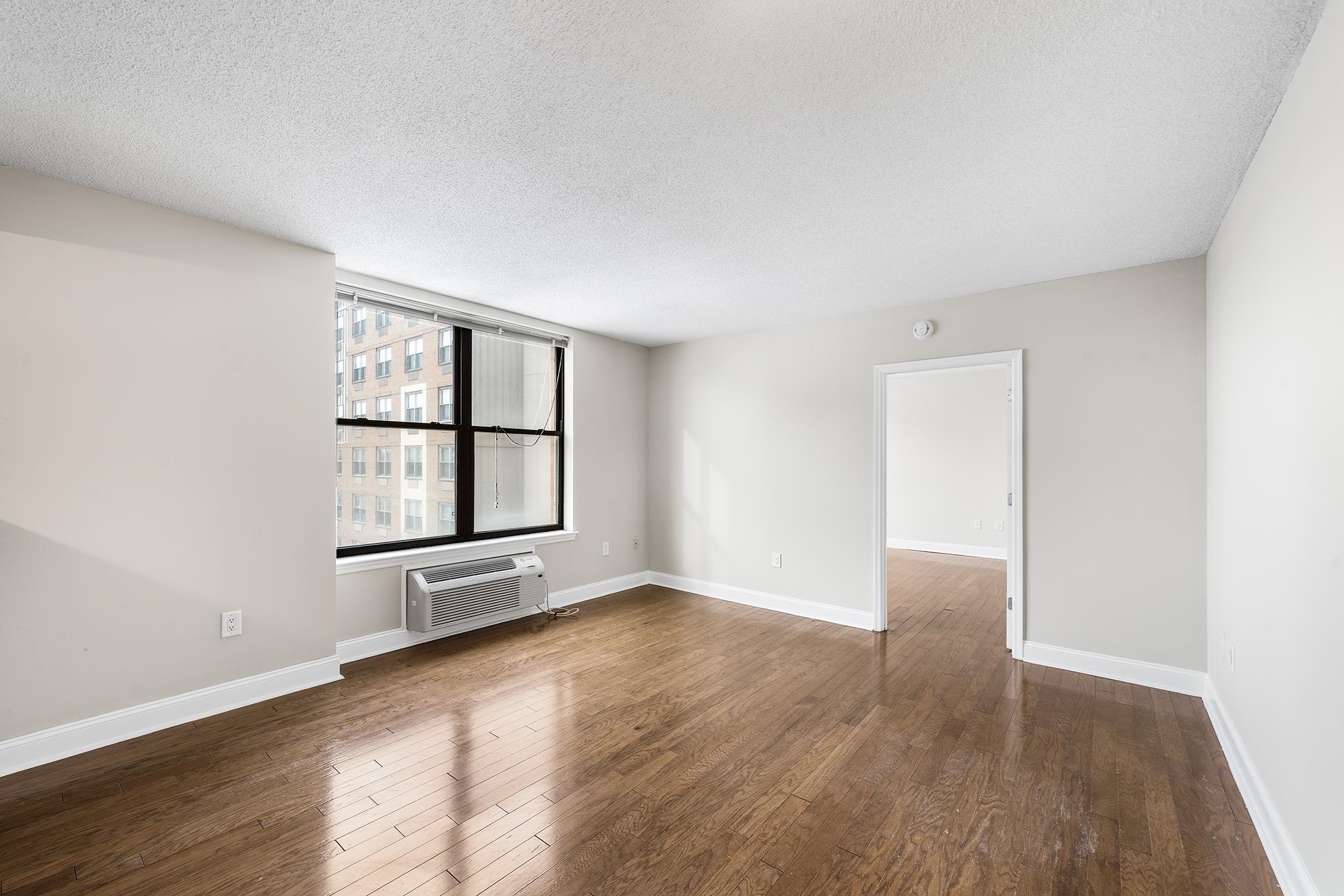 4301 PARK AVE - Photo 3