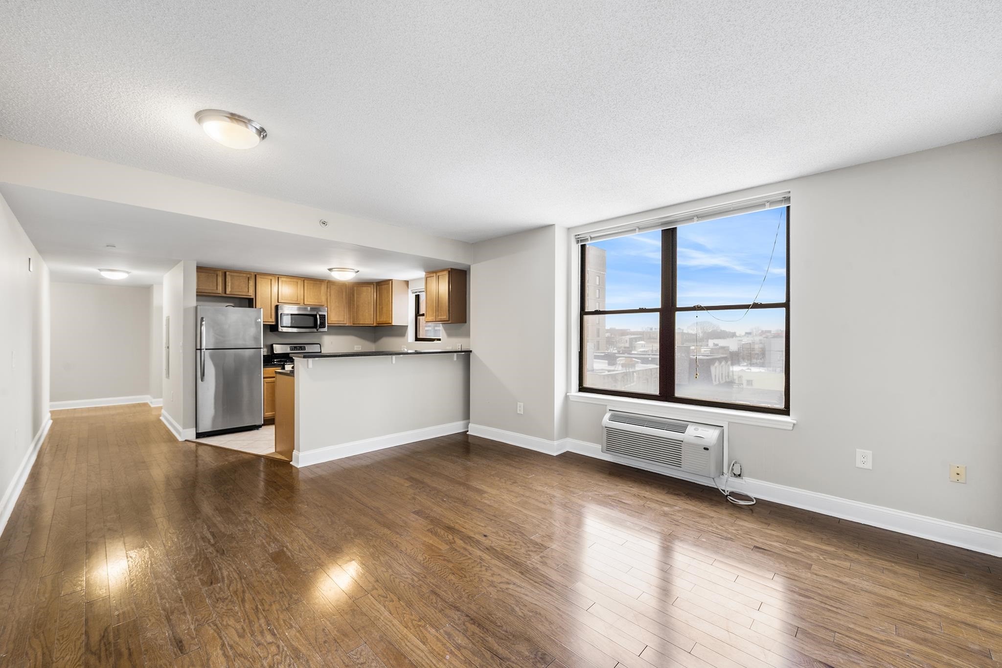 4301 PARK AVE - Photo 5