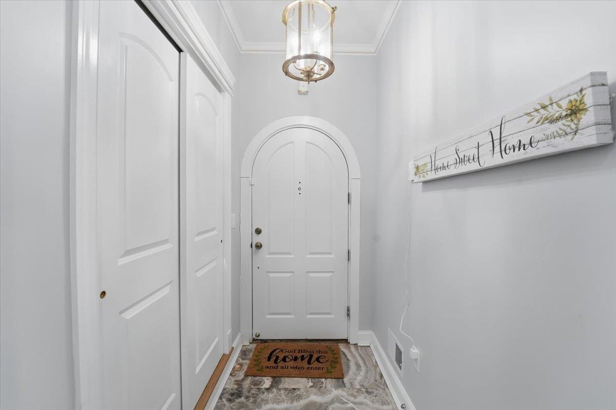 60 STEWART AVE - Photo 4