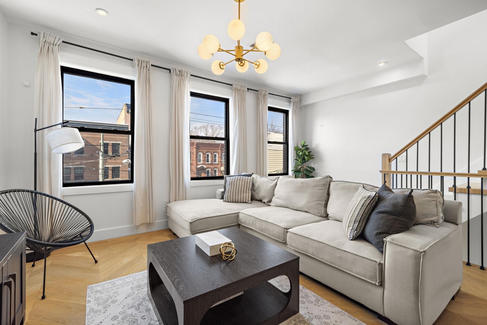 320 PACIFIC AVE - Photo 2