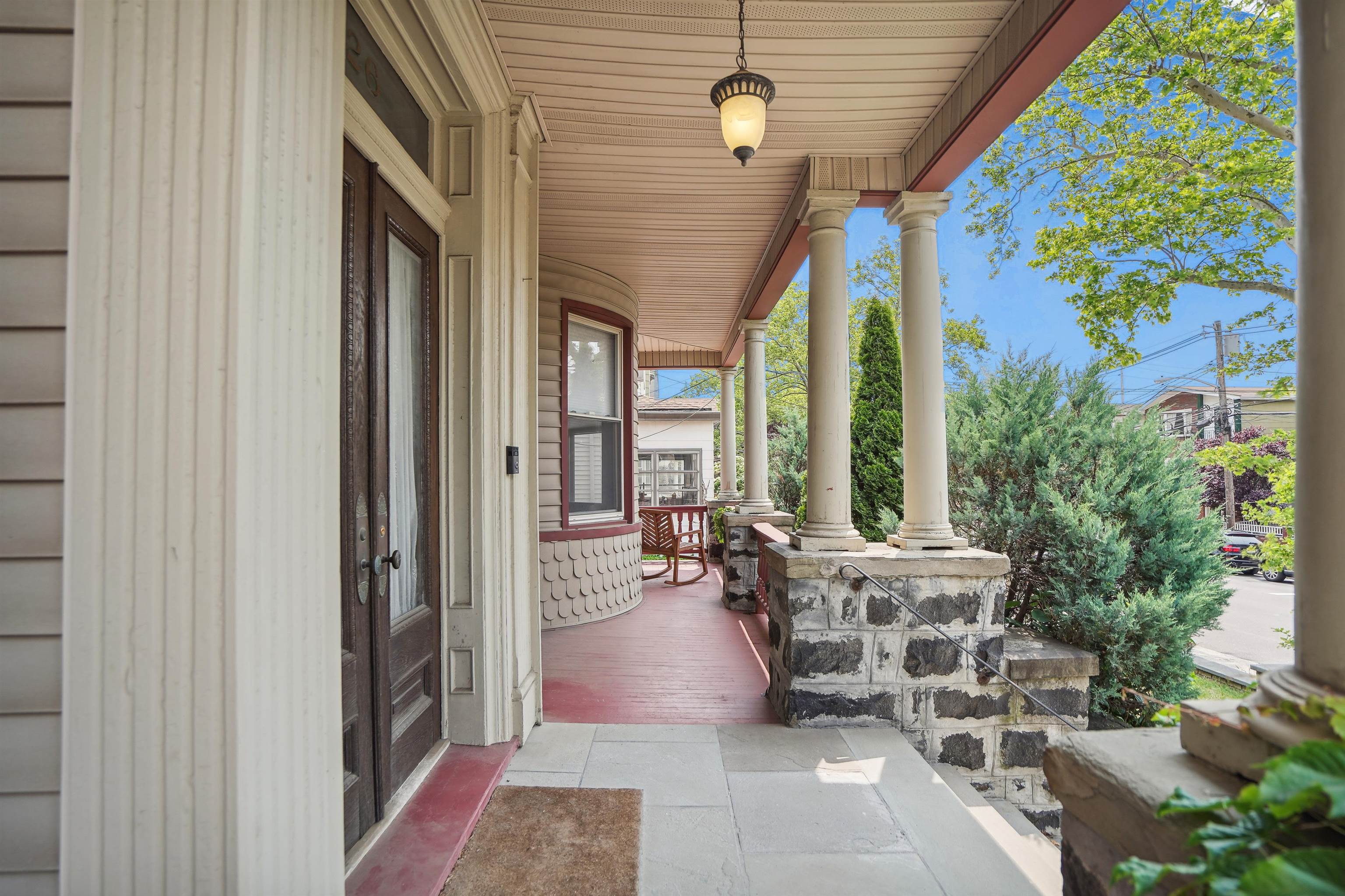 26 CARLTON AVE - Photo 3