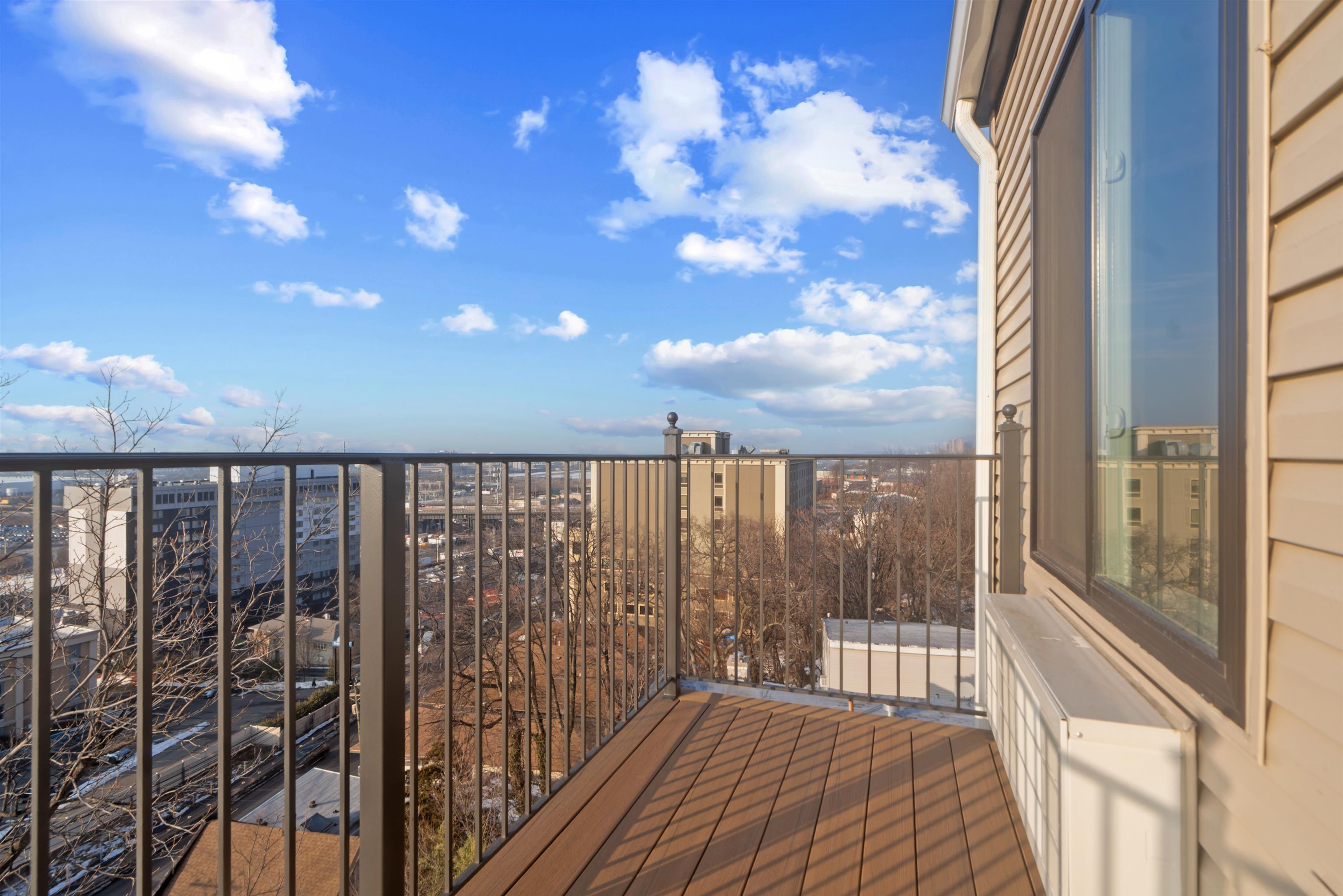 2601 JANE ST - Photo 2