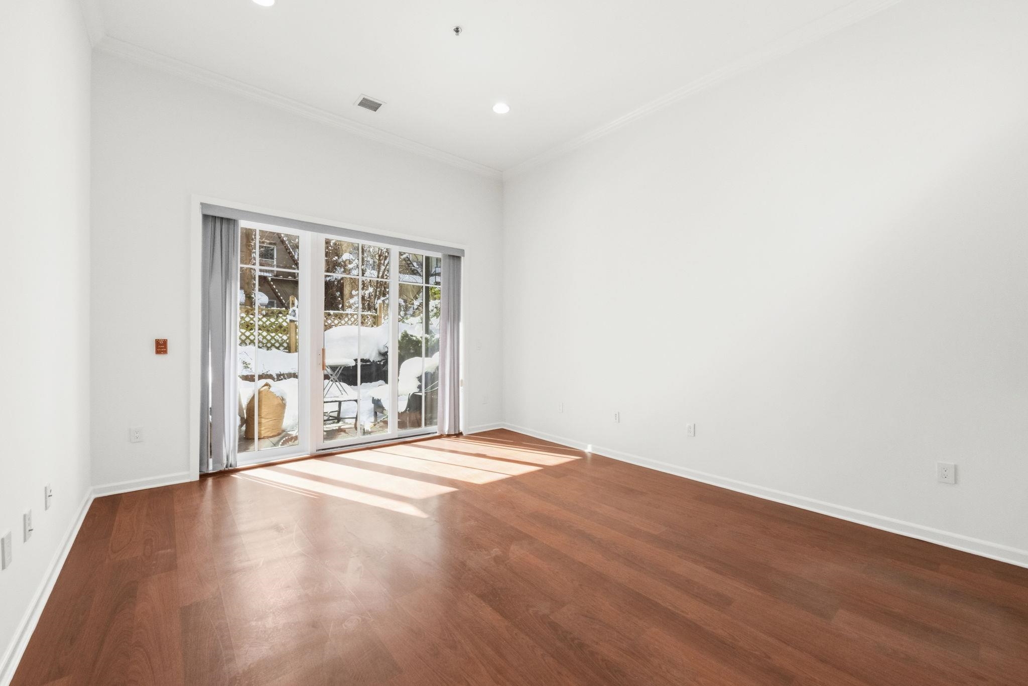 61 GRAND ST - Photo 3