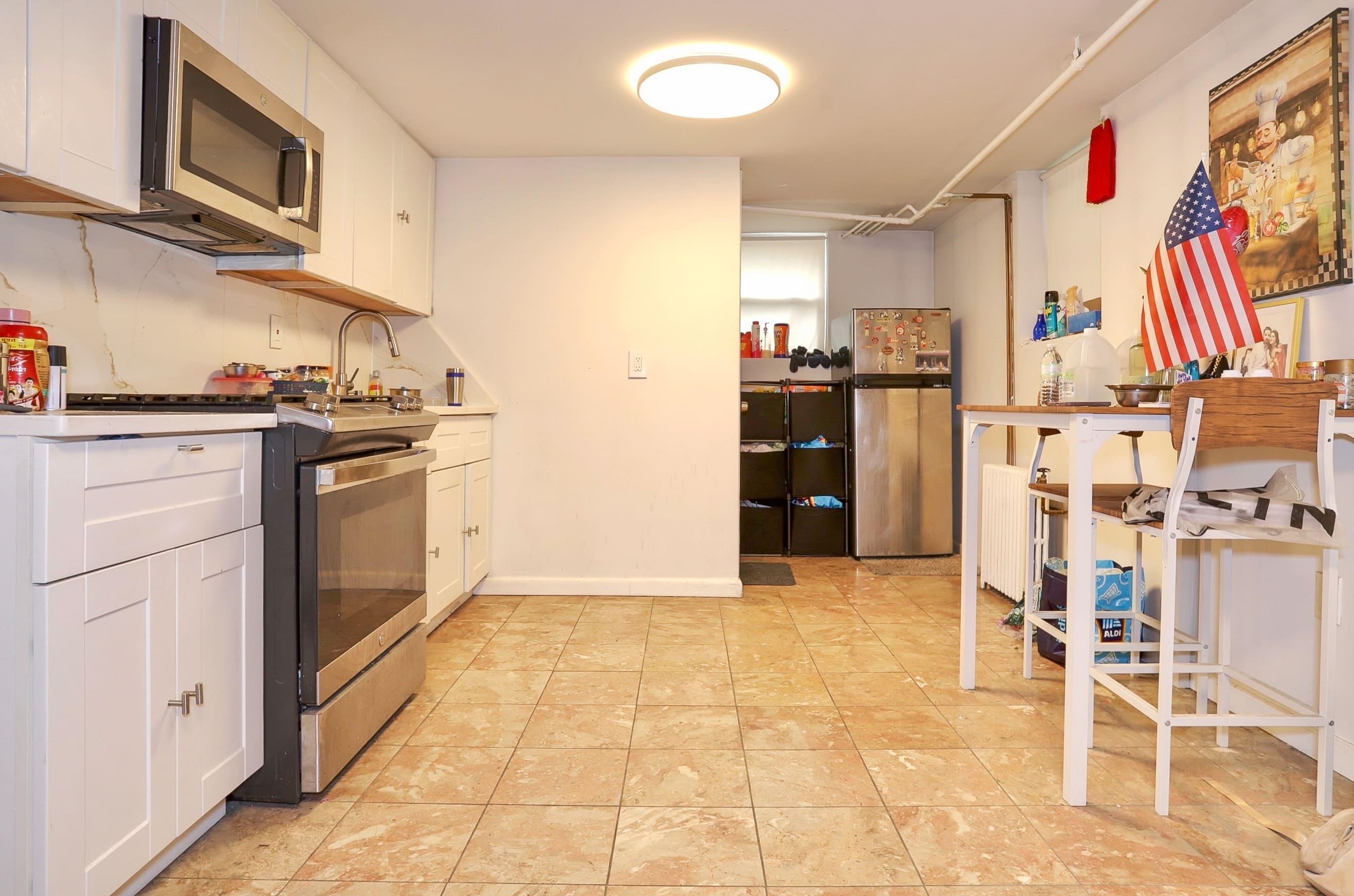 488 LIBERTY AVE - Photo 4