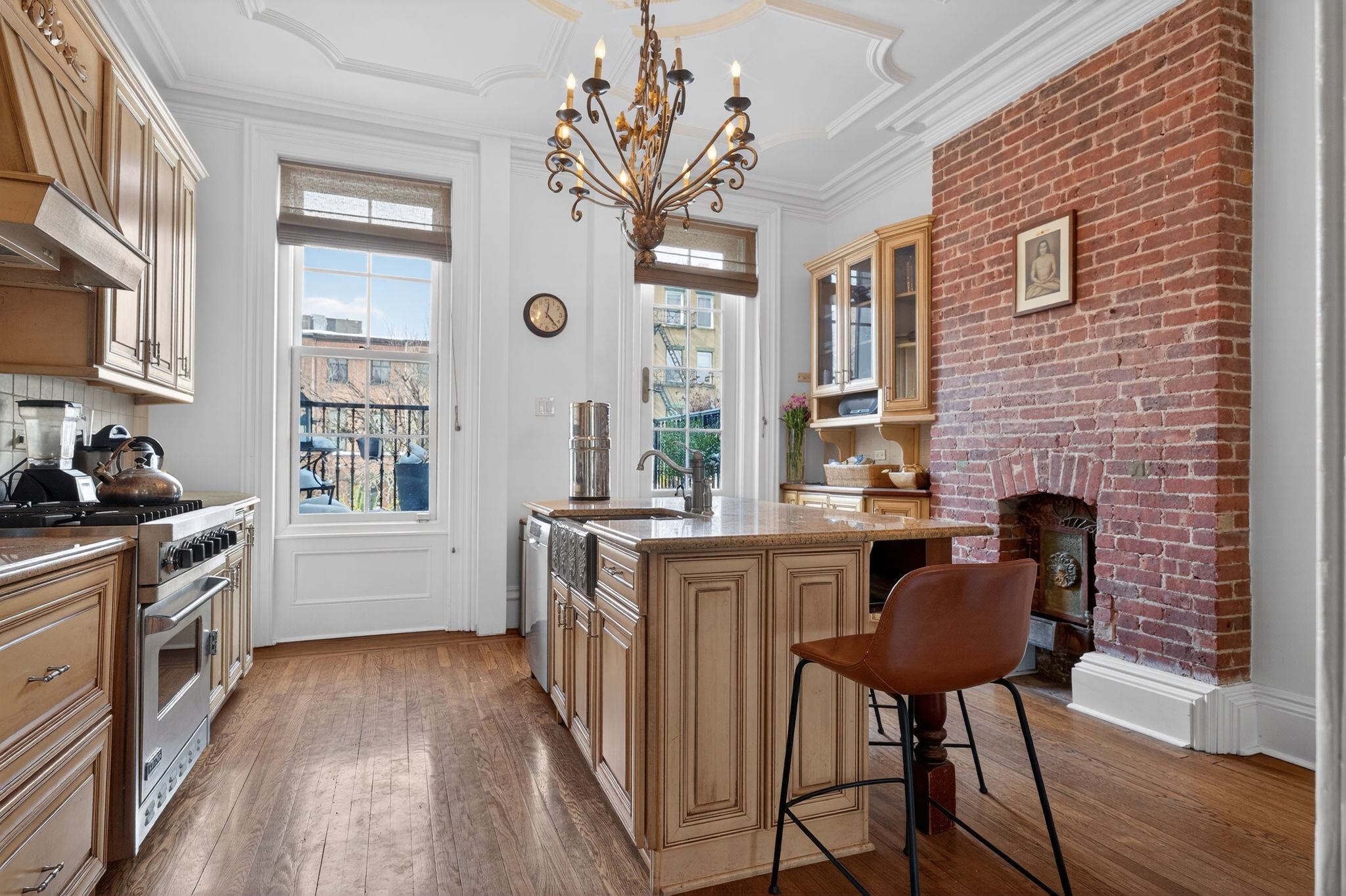 820 BLOOMFIELD ST - Photo 3