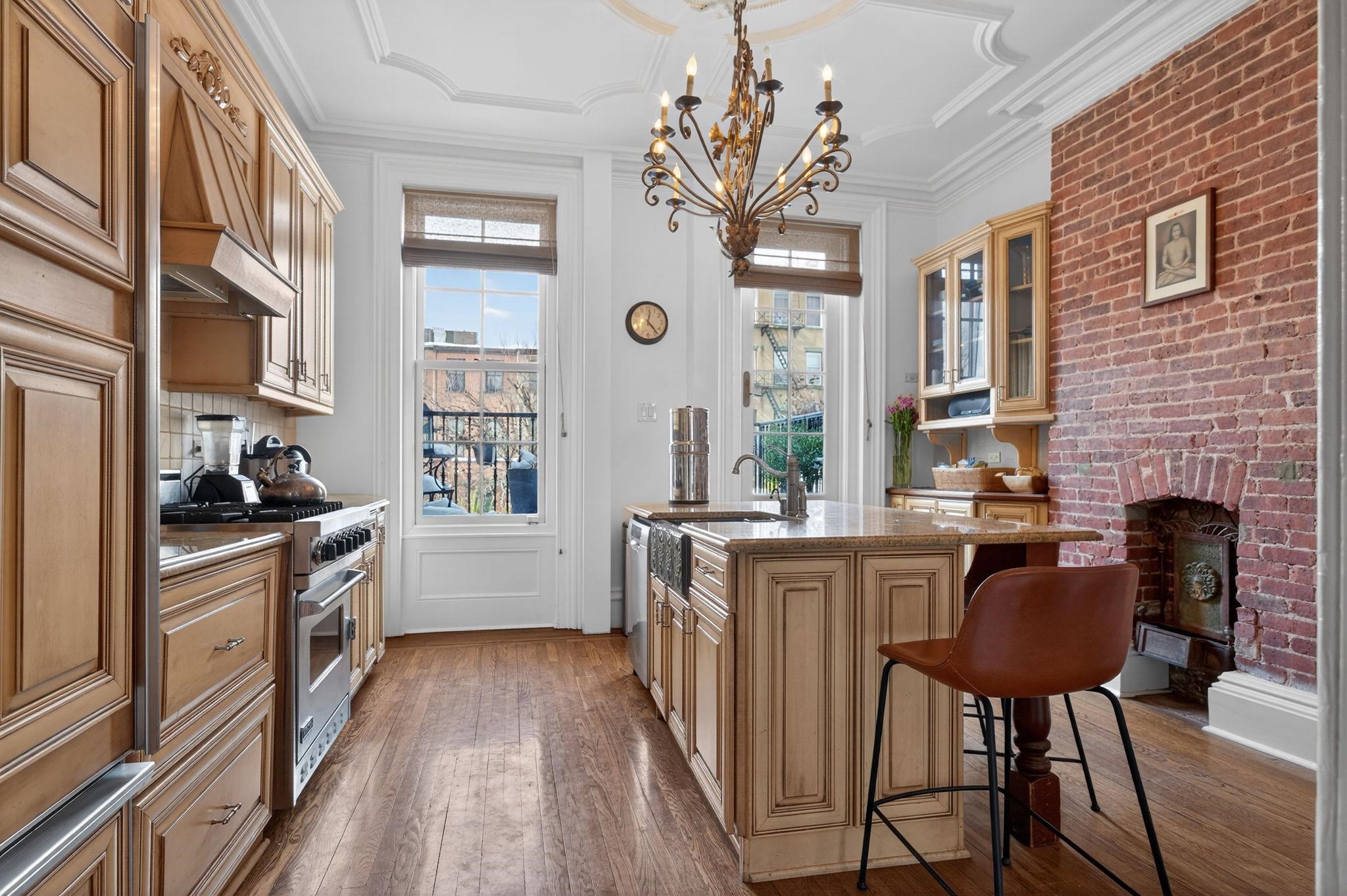 820 BLOOMFIELD ST - Photo 4