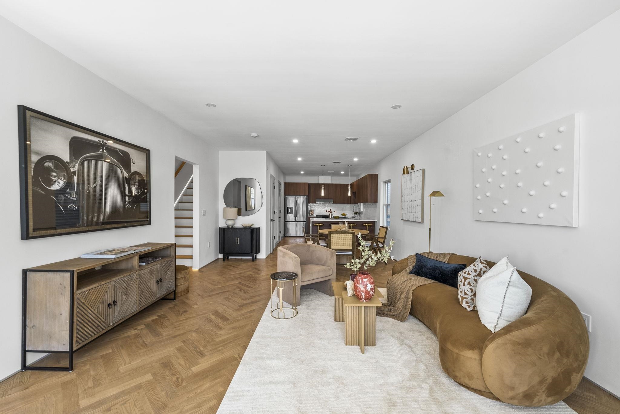 600 BRAMHALL AVE - Photo 2