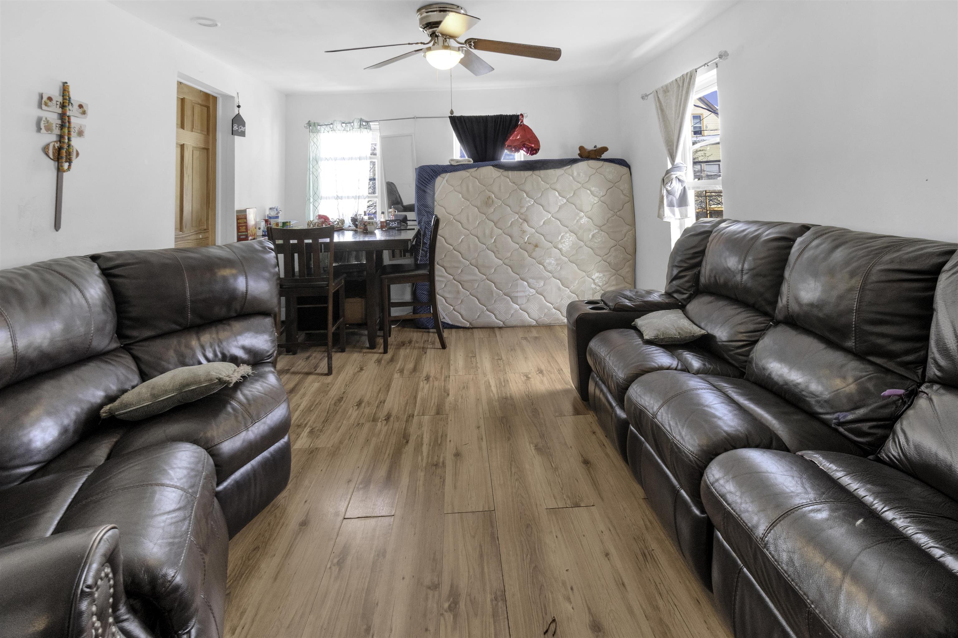 38 HARRISON PL - Photo 4