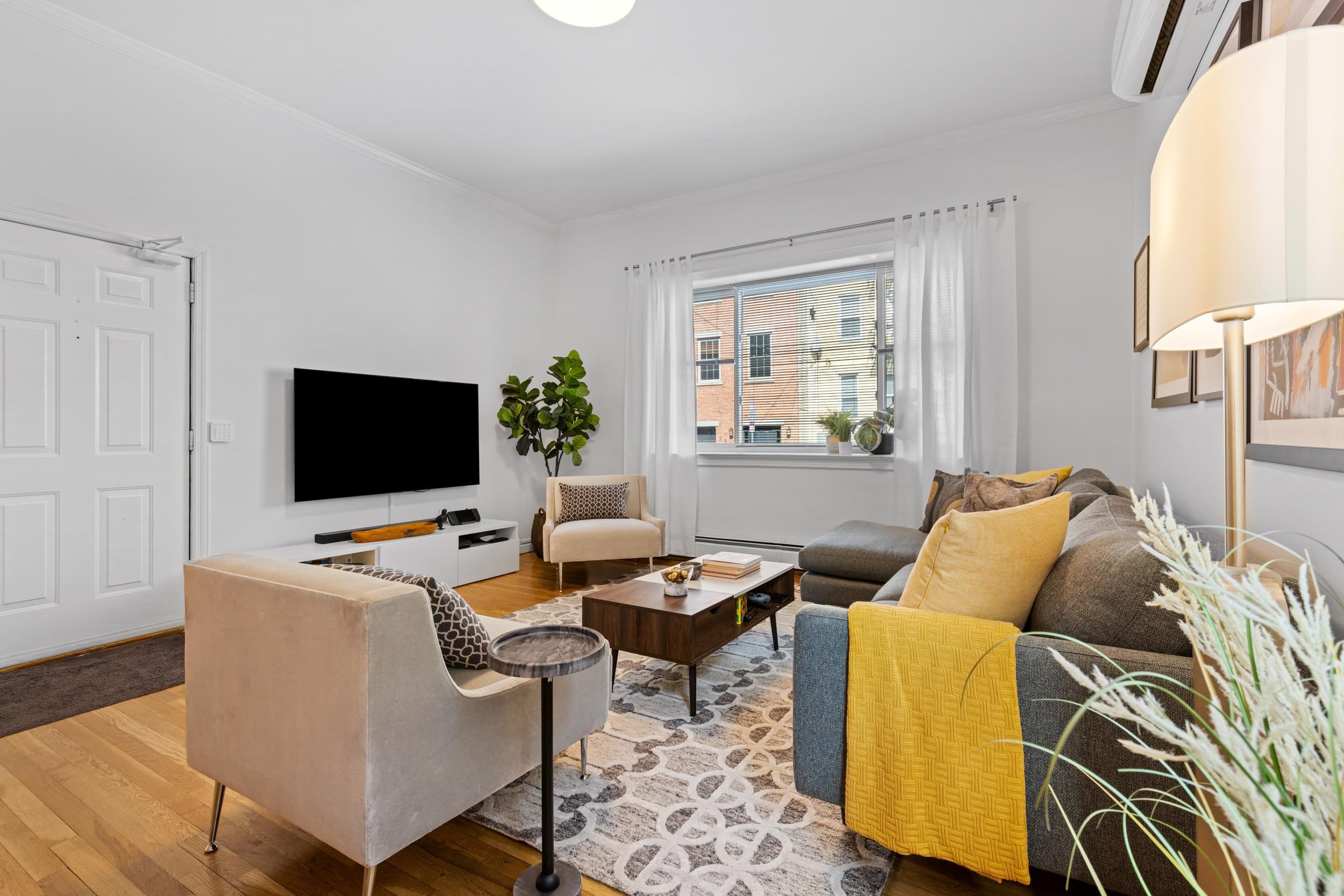 377 3RD ST - Photo 4