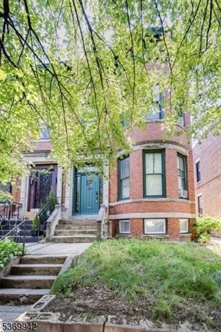 257 WOODLAWN AVE - Photo 1