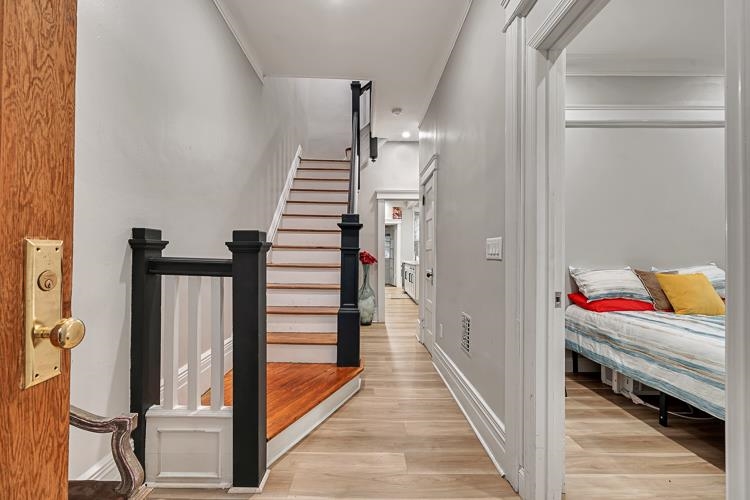 257 WOODLAWN AVE - Photo 2