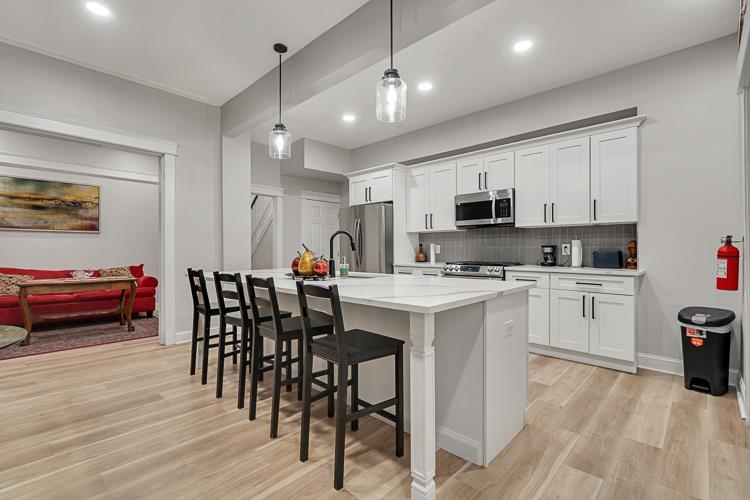 257 WOODLAWN AVE - Photo 5