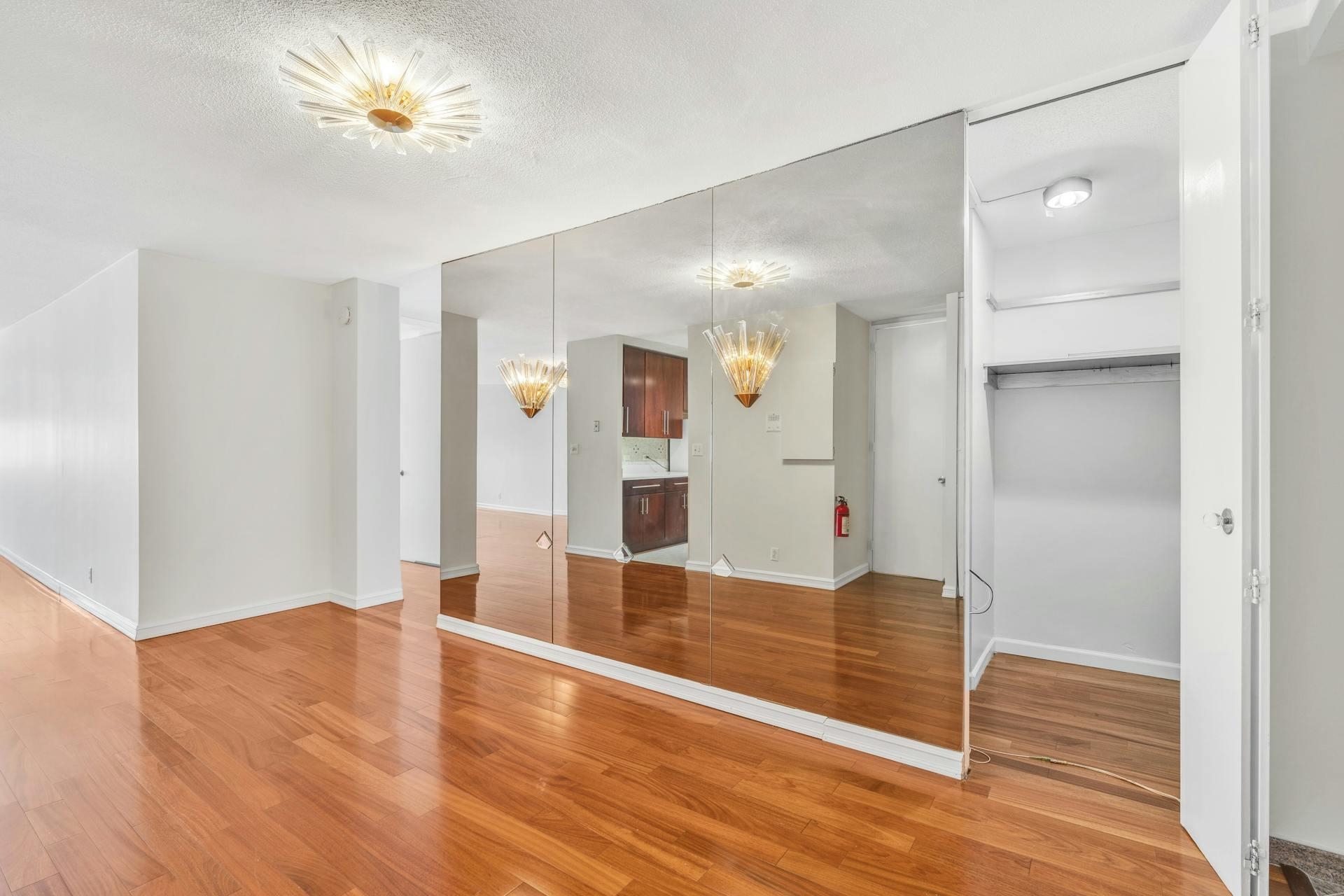 7004 BLVD EAST - Photo 3