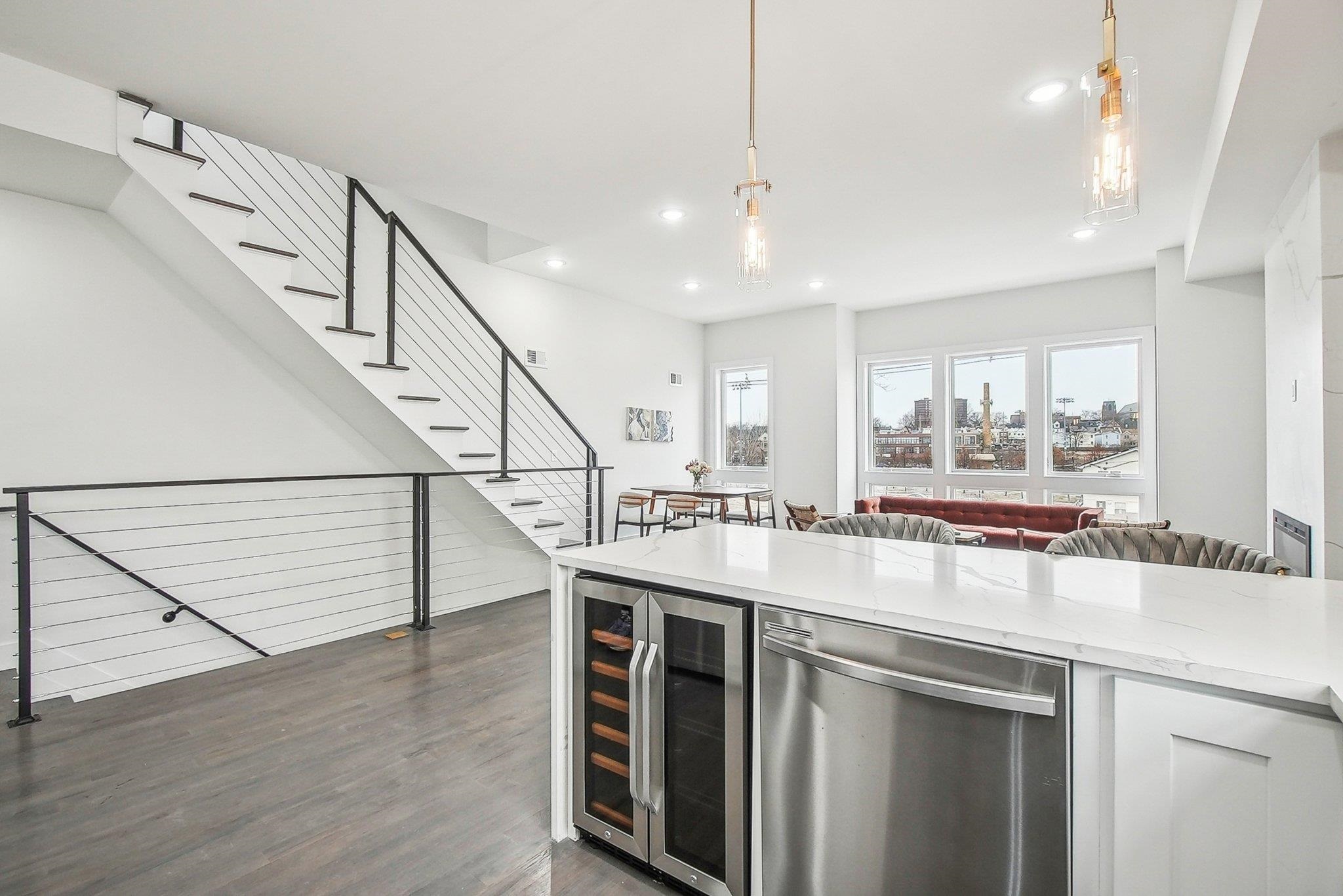 98 VAN HORNE ST - Photo 2