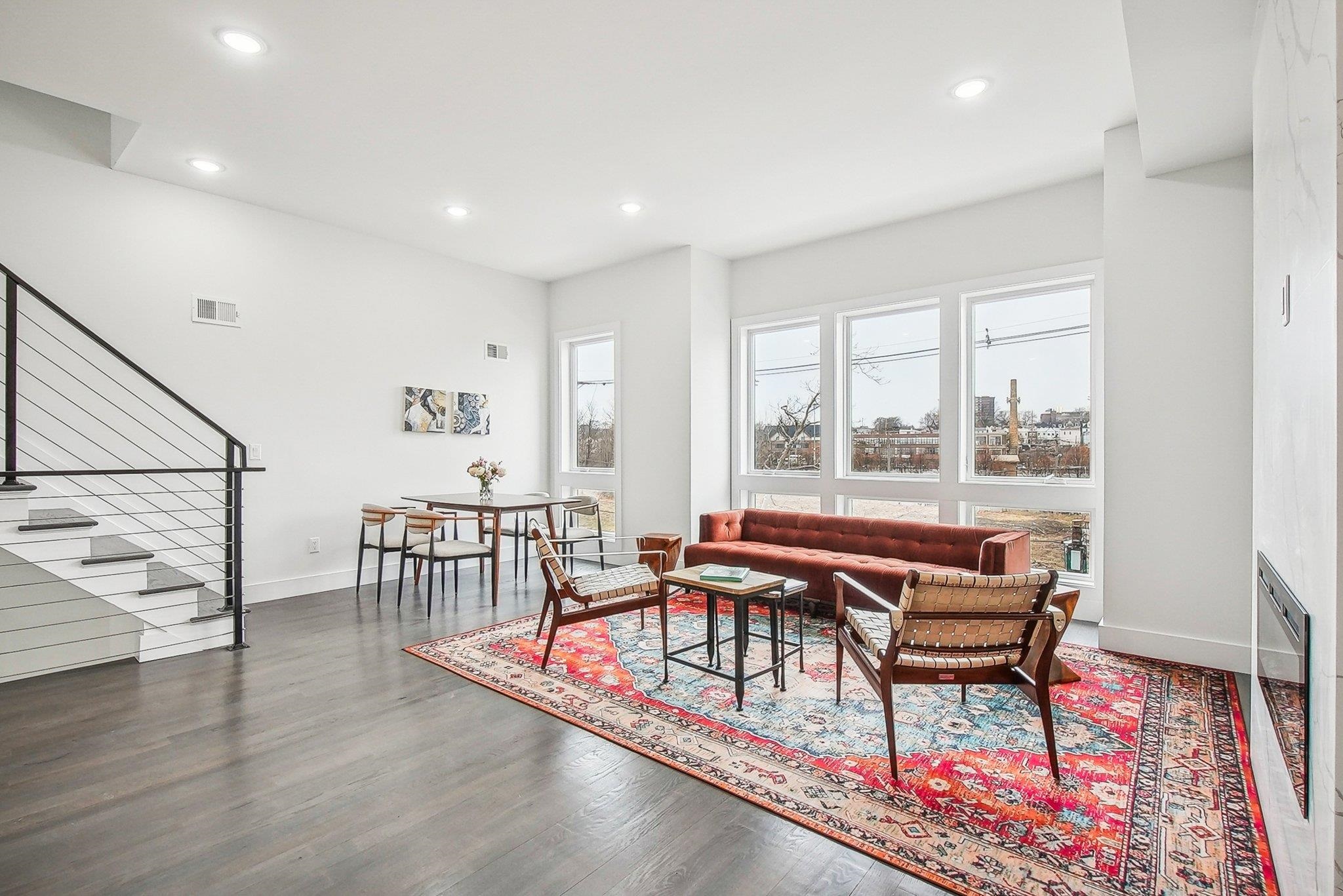 98 VAN HORNE ST - Photo 4