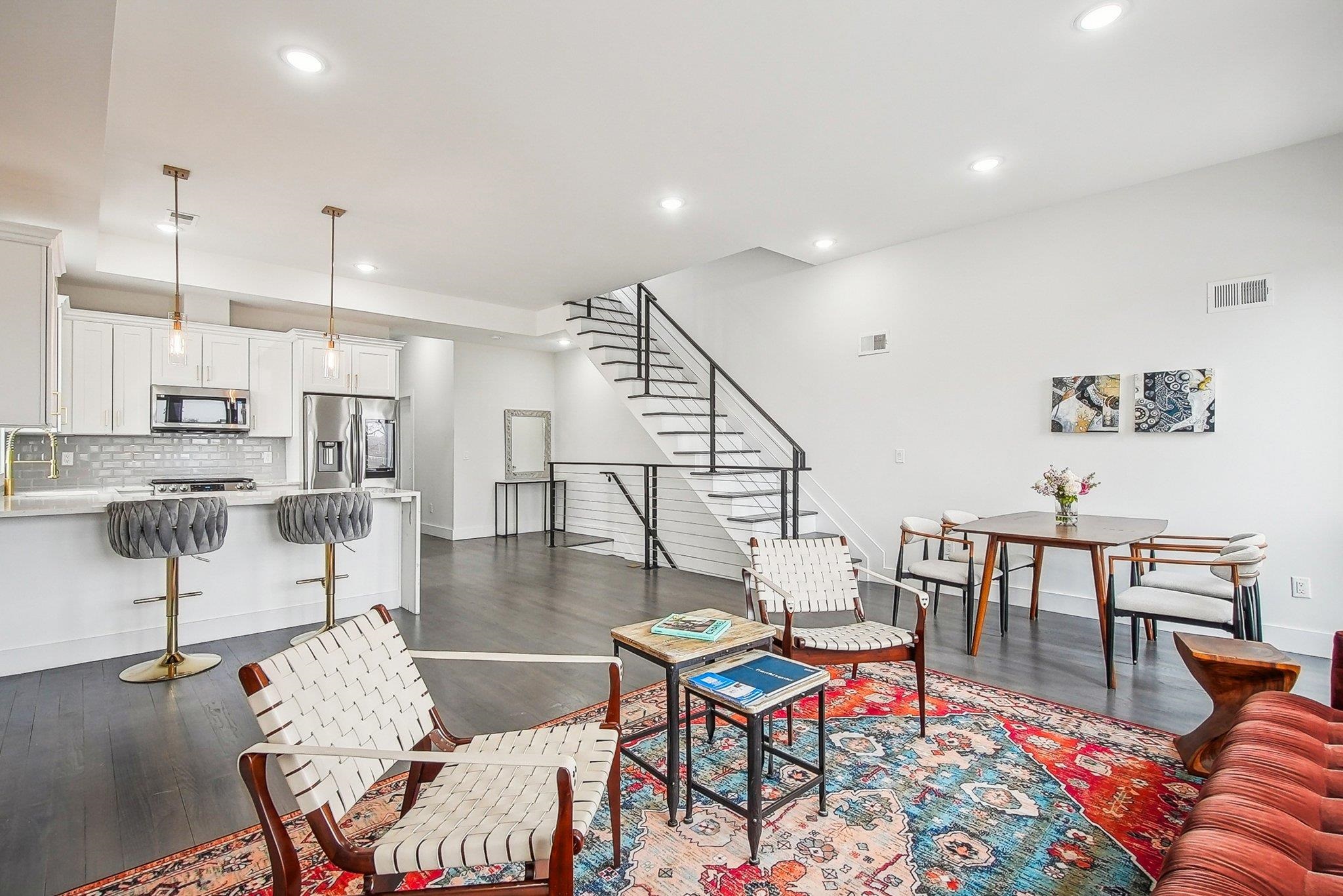 98 VAN HORNE ST - Photo 5