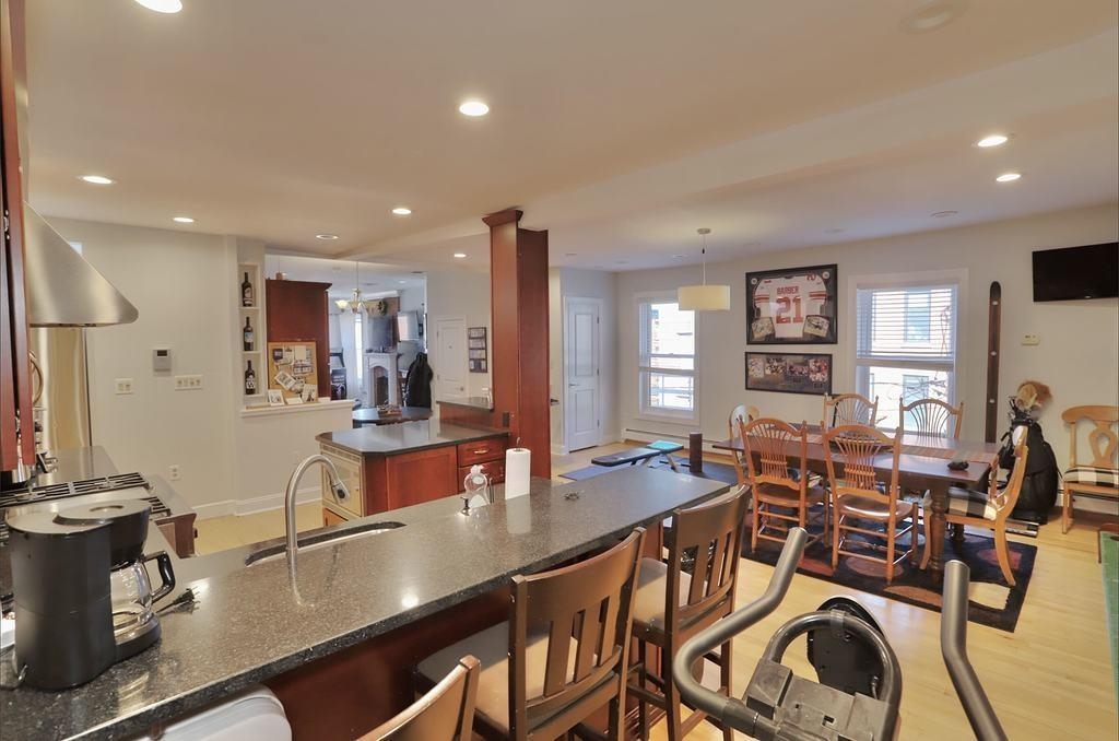 739 BLOOMFIELD ST - Photo 5