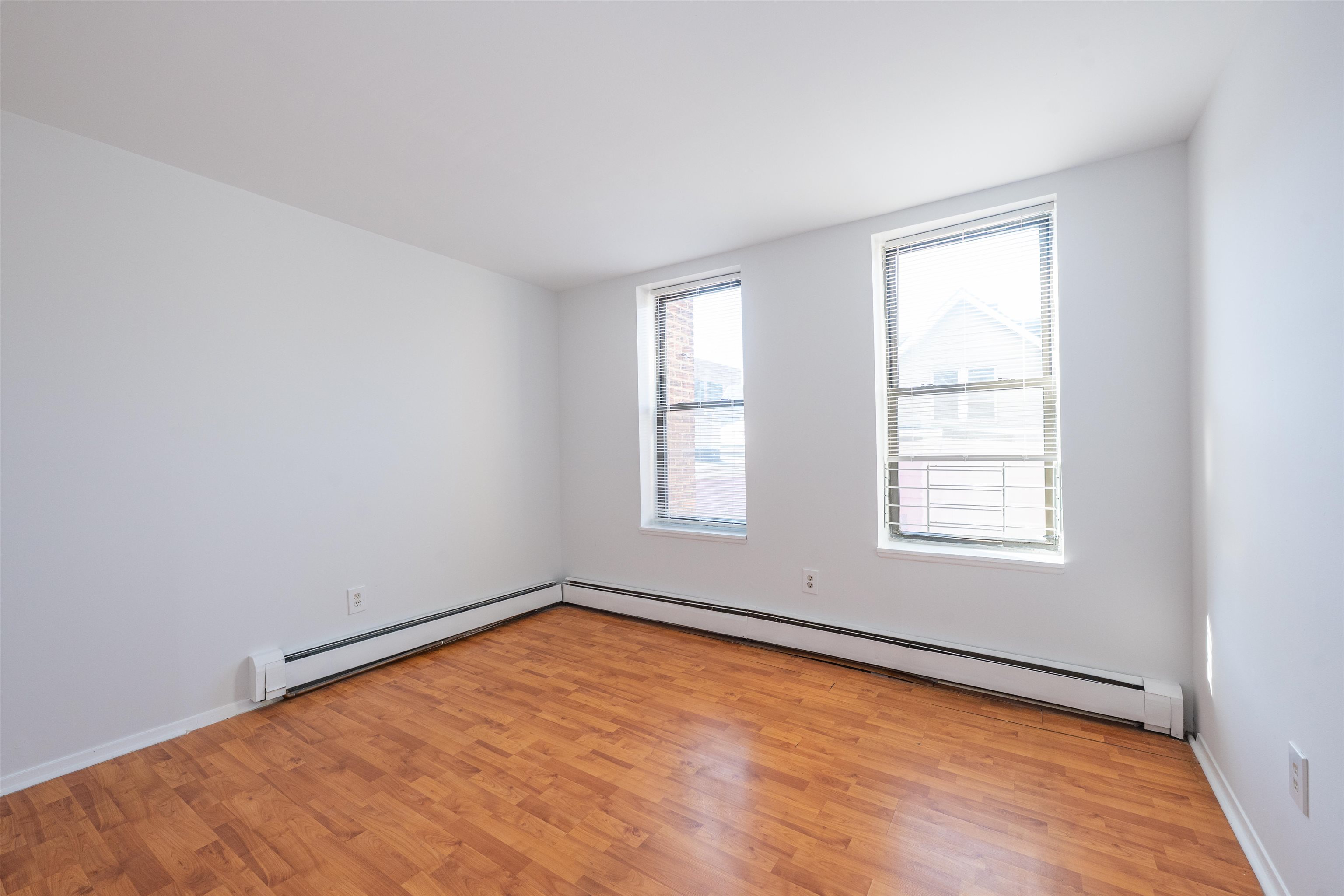 787 SUMMIT AVE - Photo 4