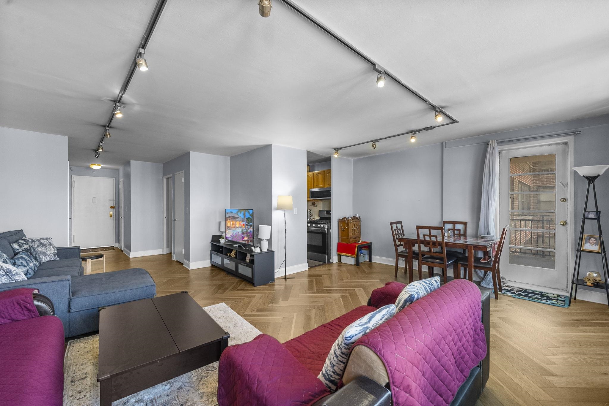 10 HURON AVE - Photo 2