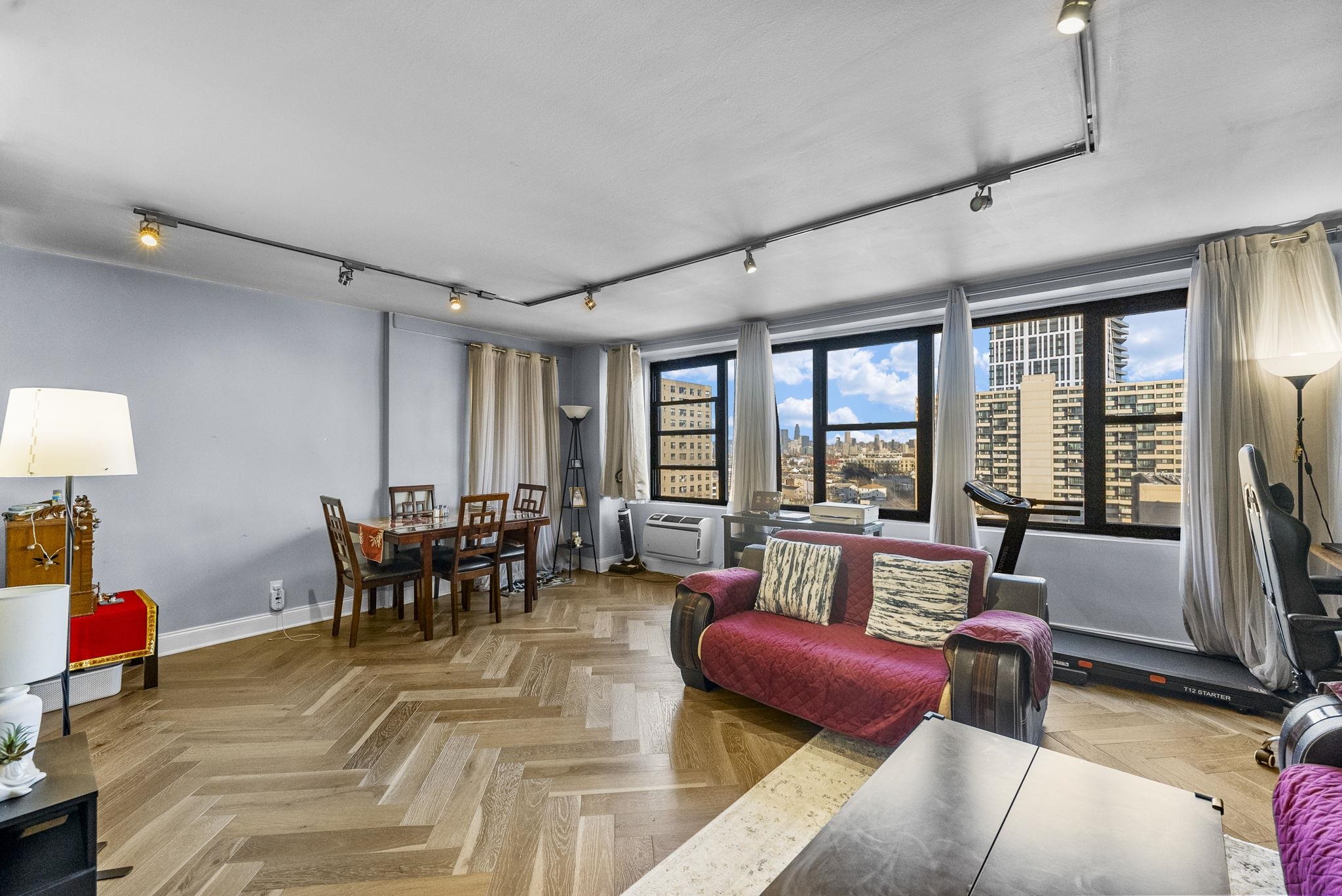 10 HURON AVE - Photo 3