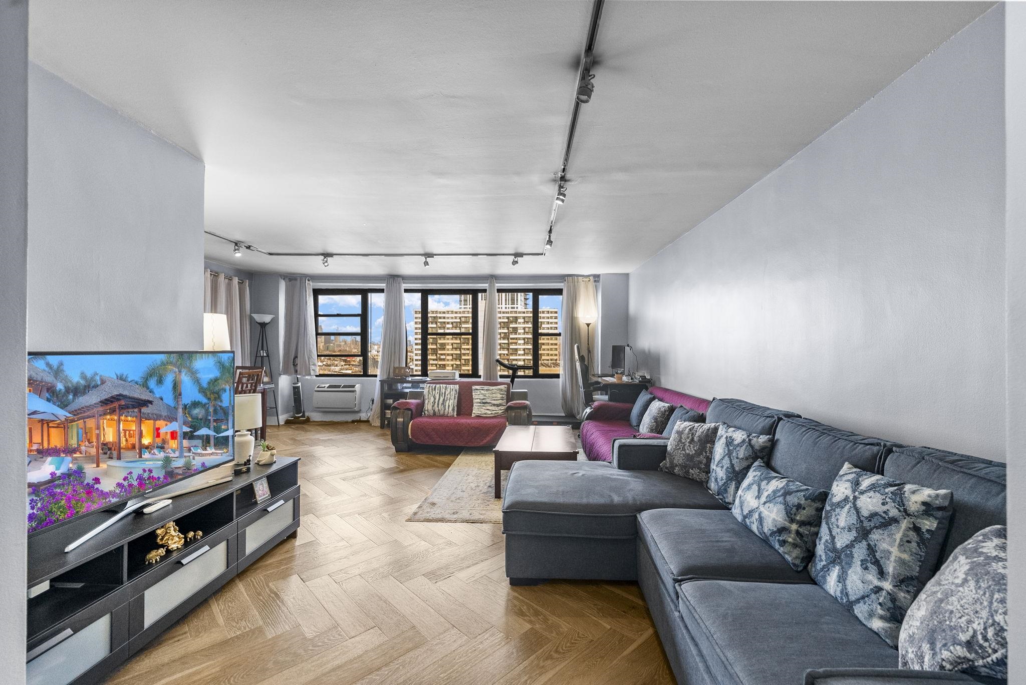 10 HURON AVE - Photo 4