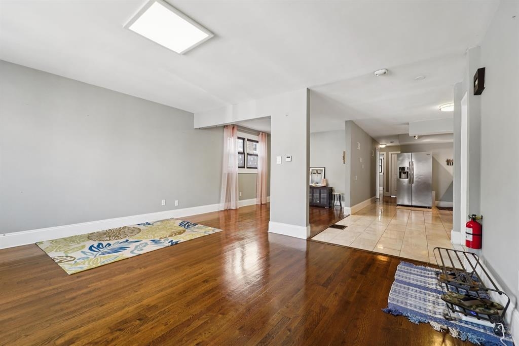 15 LINDEN AVE - Photo 4