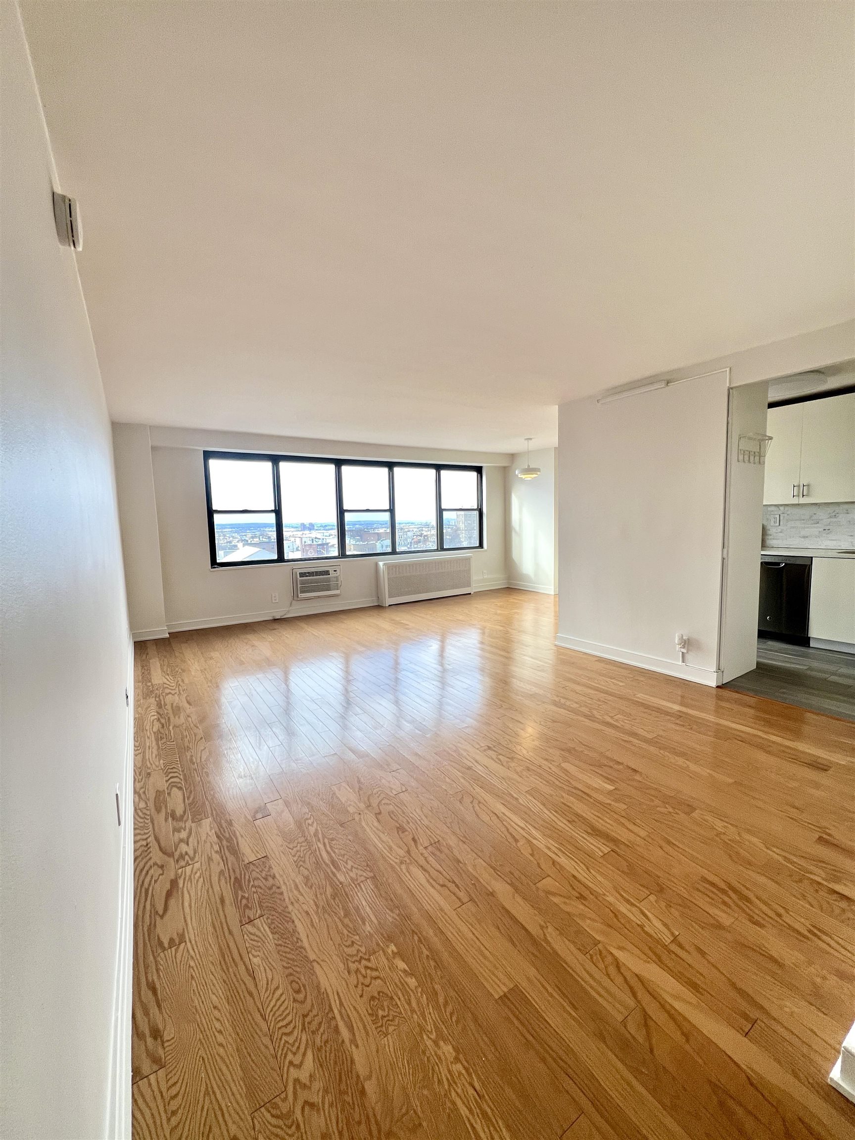 500 CENTRAL AVE - Photo 3