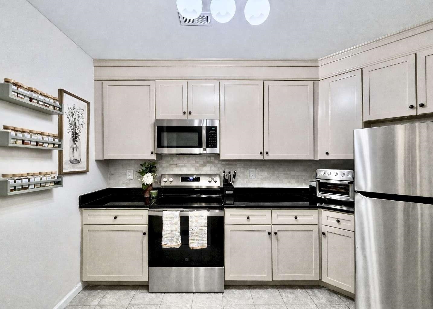 24 AVENUE AT PORT IMPERIAL - Photo 2