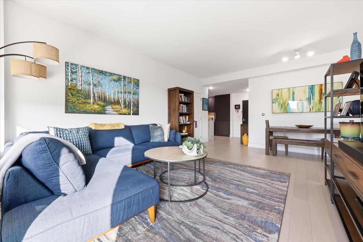 1400 HUDSON ST - Photo 2