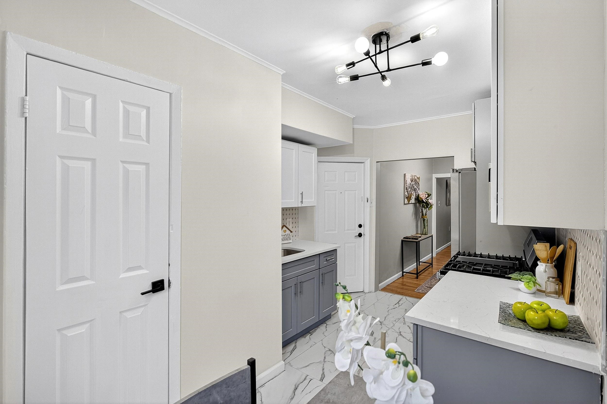 121 41ST ST - Photo 4