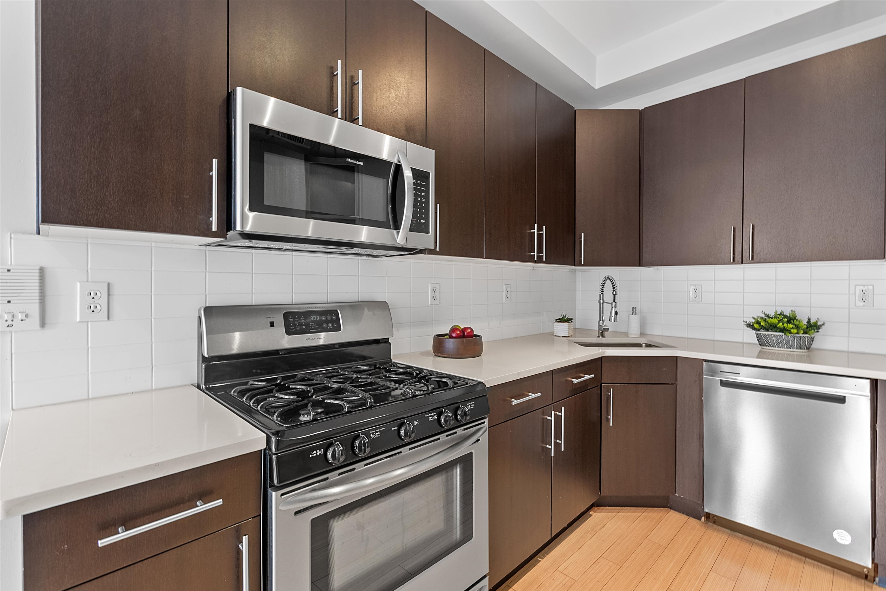 1300 PARK AVE - Photo 4