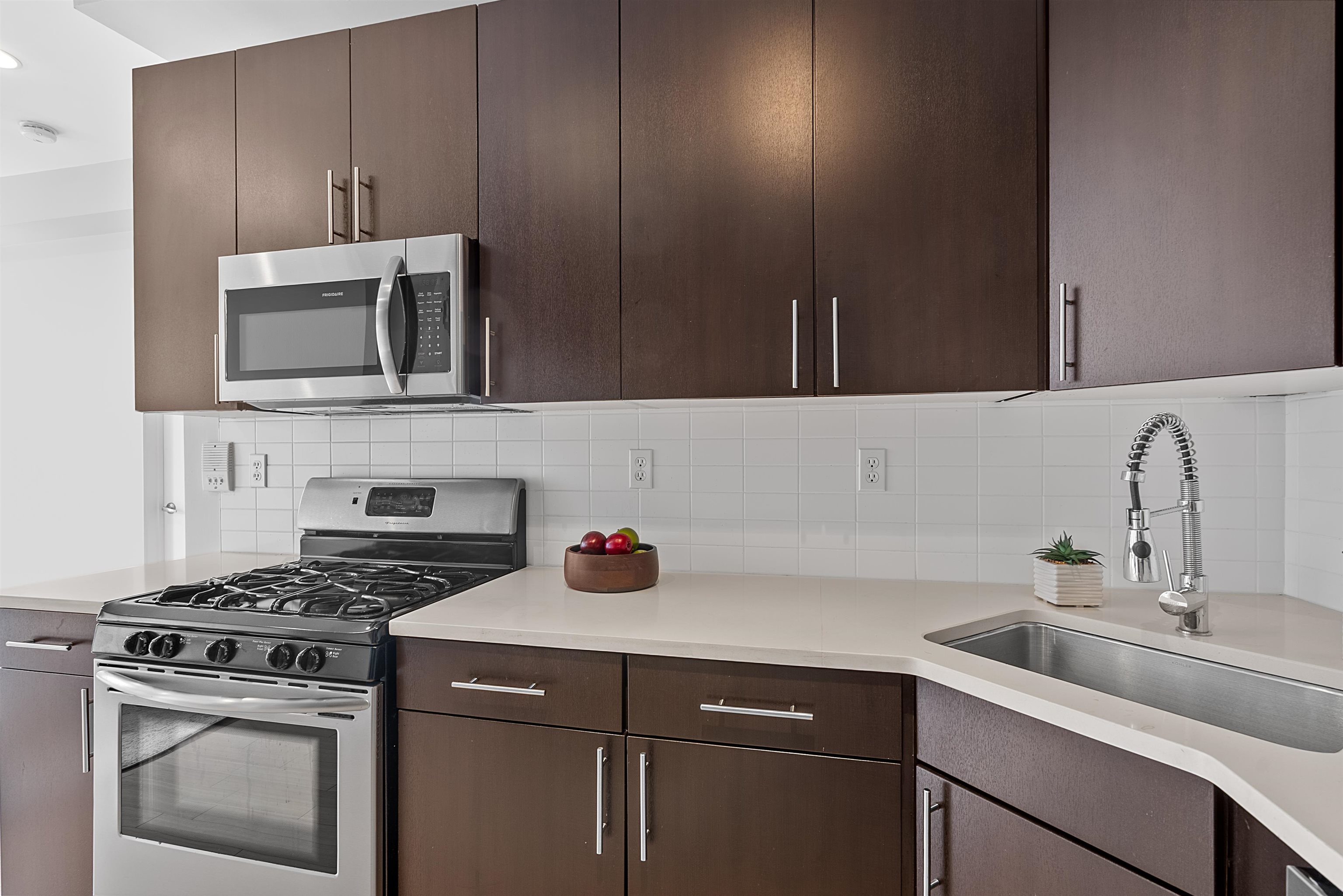 1300 PARK AVE - Photo 5