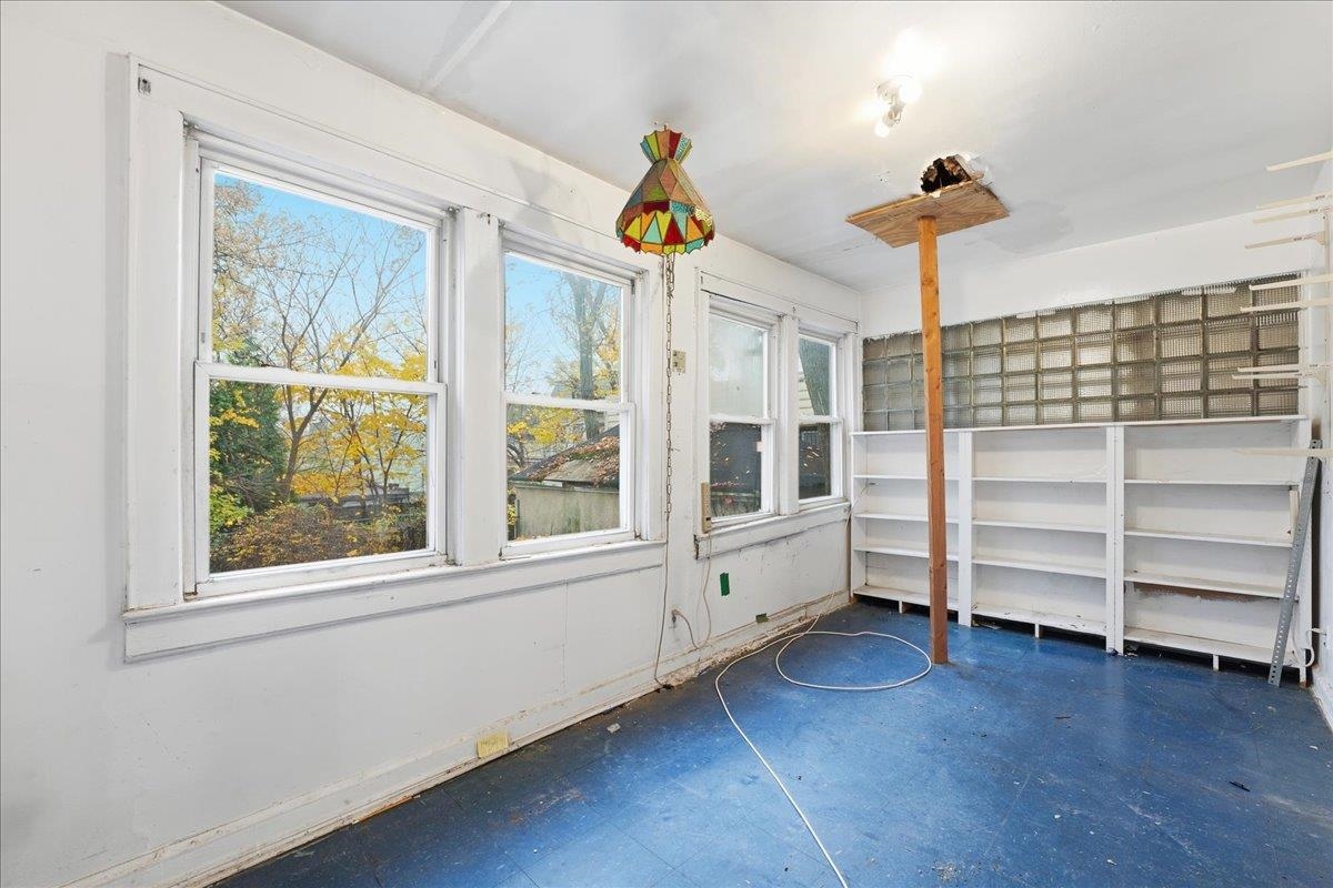 360 ARLINGTON AVE - Photo 2