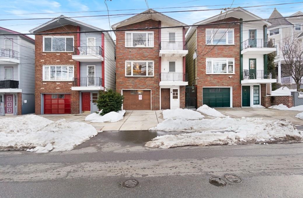 15 CARLTON AVE - Photo 1