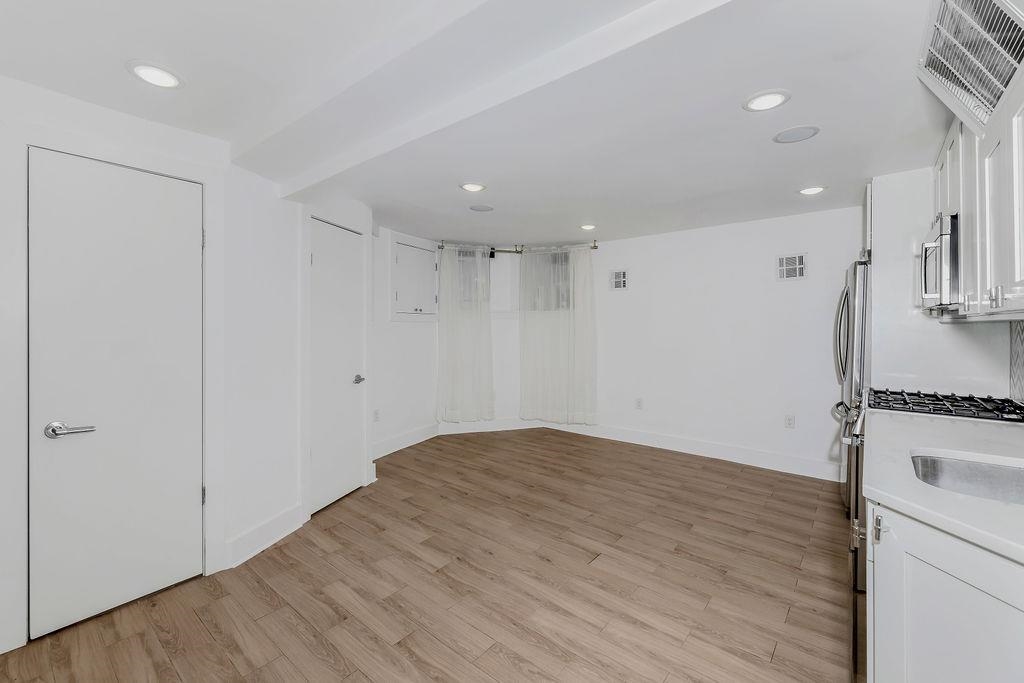 104 HOPKINS AVE #1