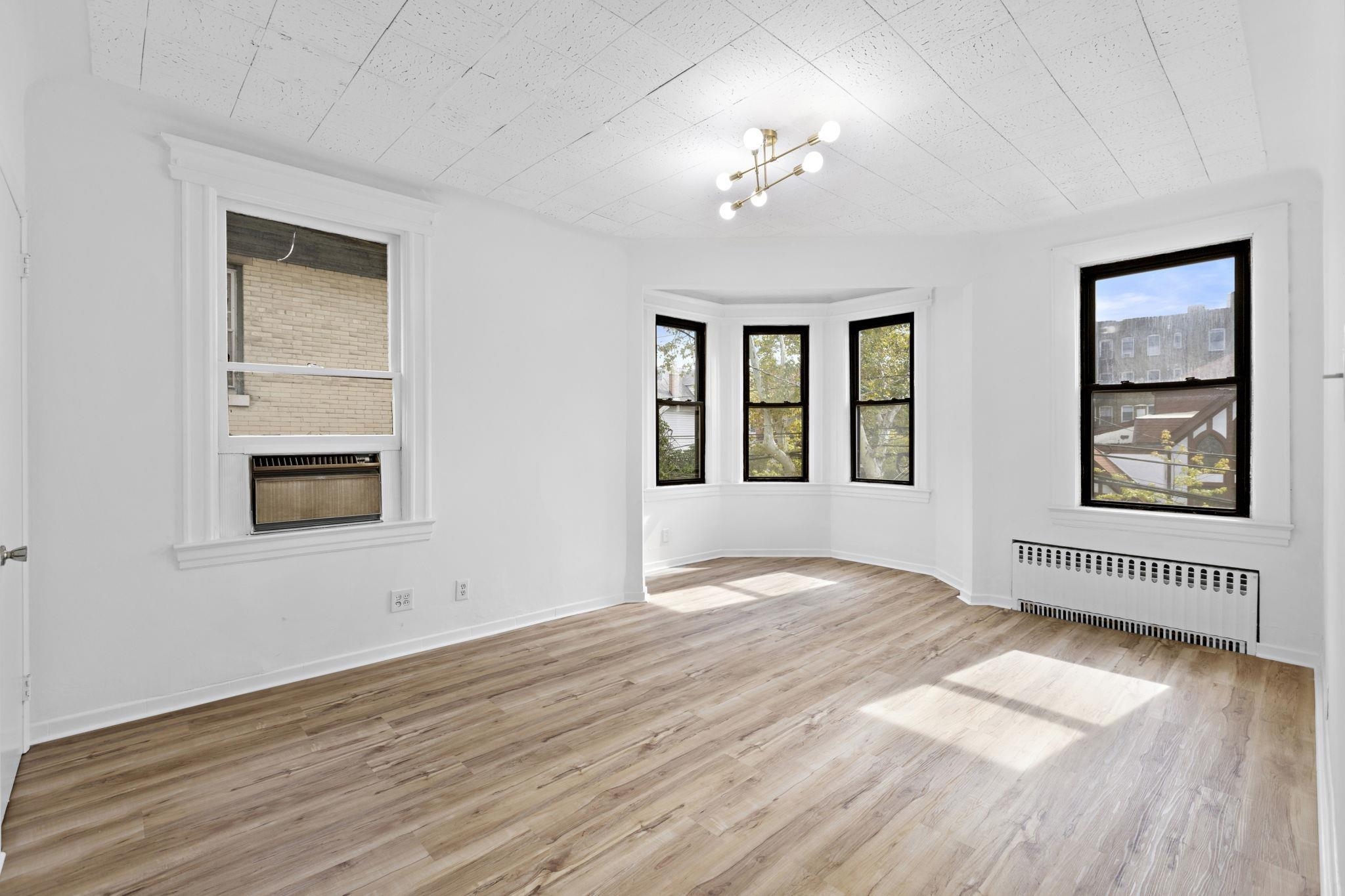 54-56 CLIFTON TERRACE - Photo 2