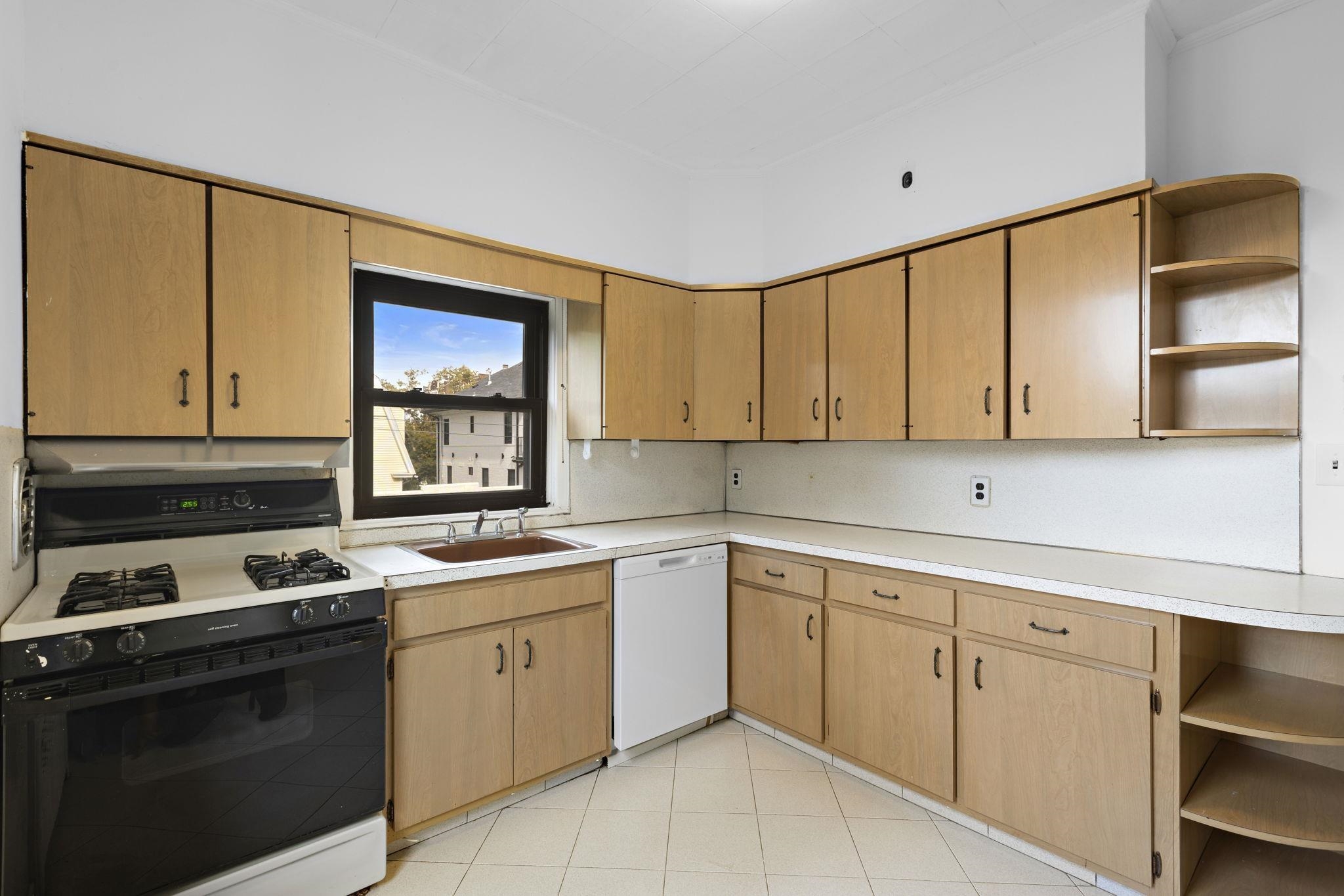 54-56 CLIFTON TERRACE - Photo 3