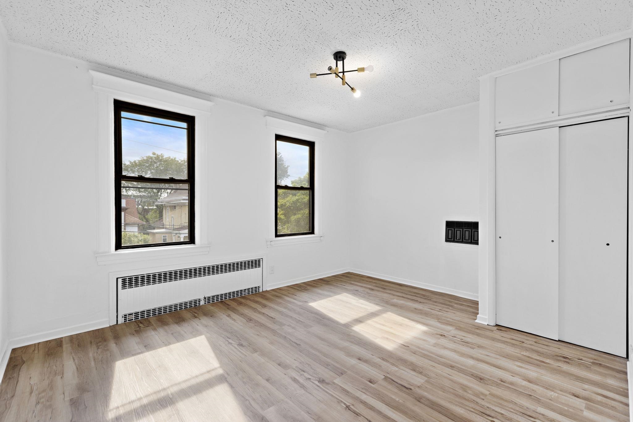 54-56 CLIFTON TERRACE - Photo 5