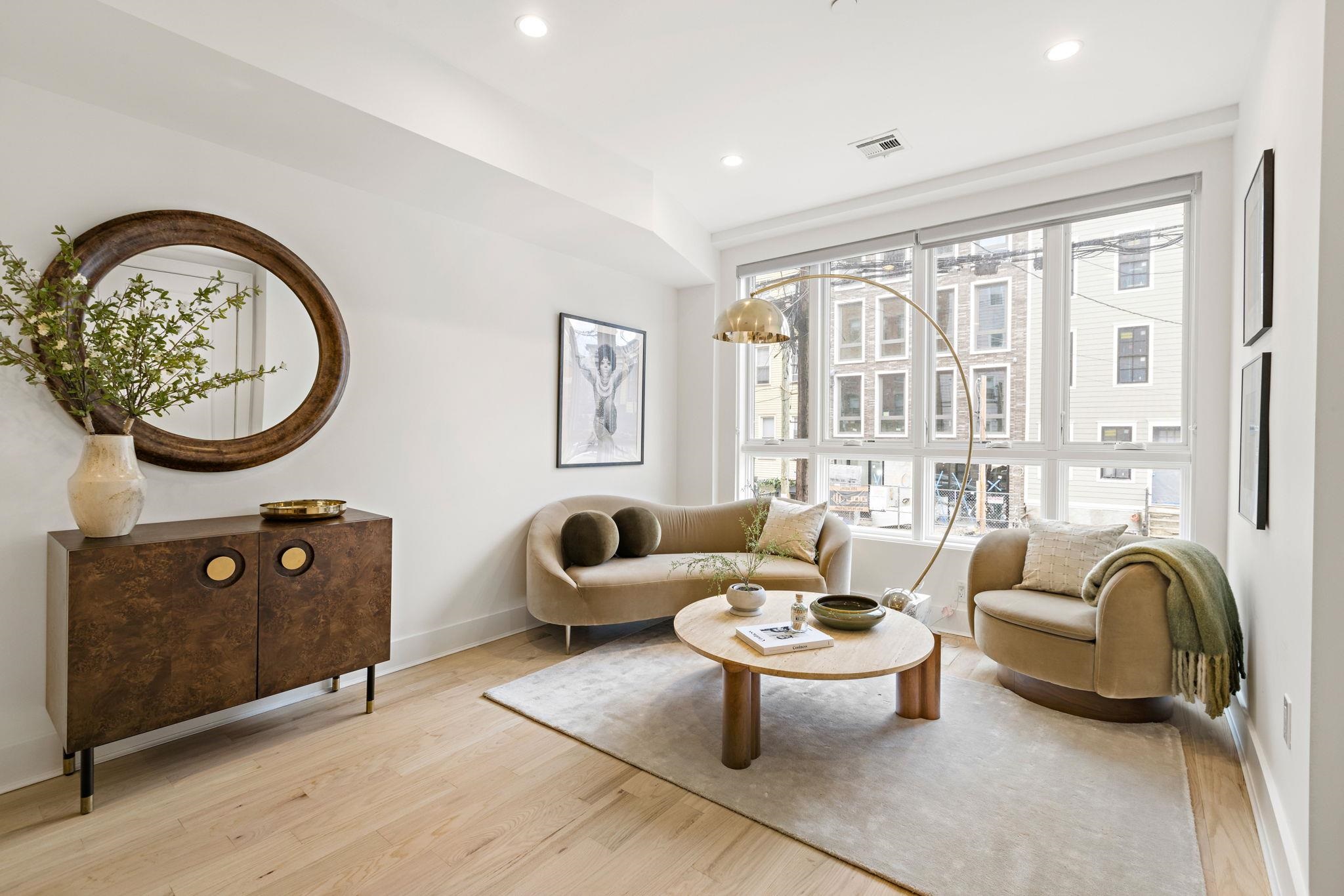 529 ADAMS ST - Photo 5