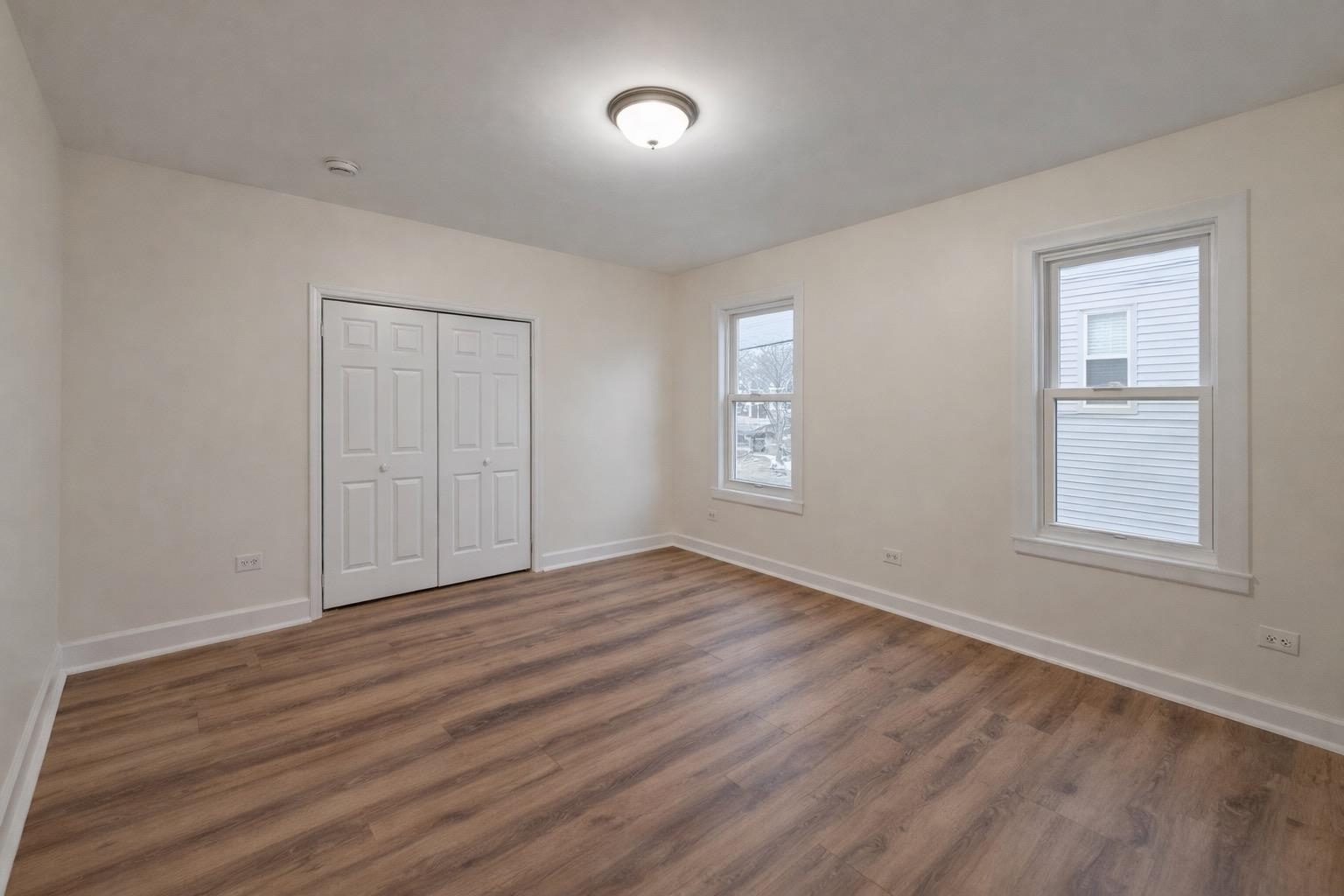 64 13TH ST - Photo 4