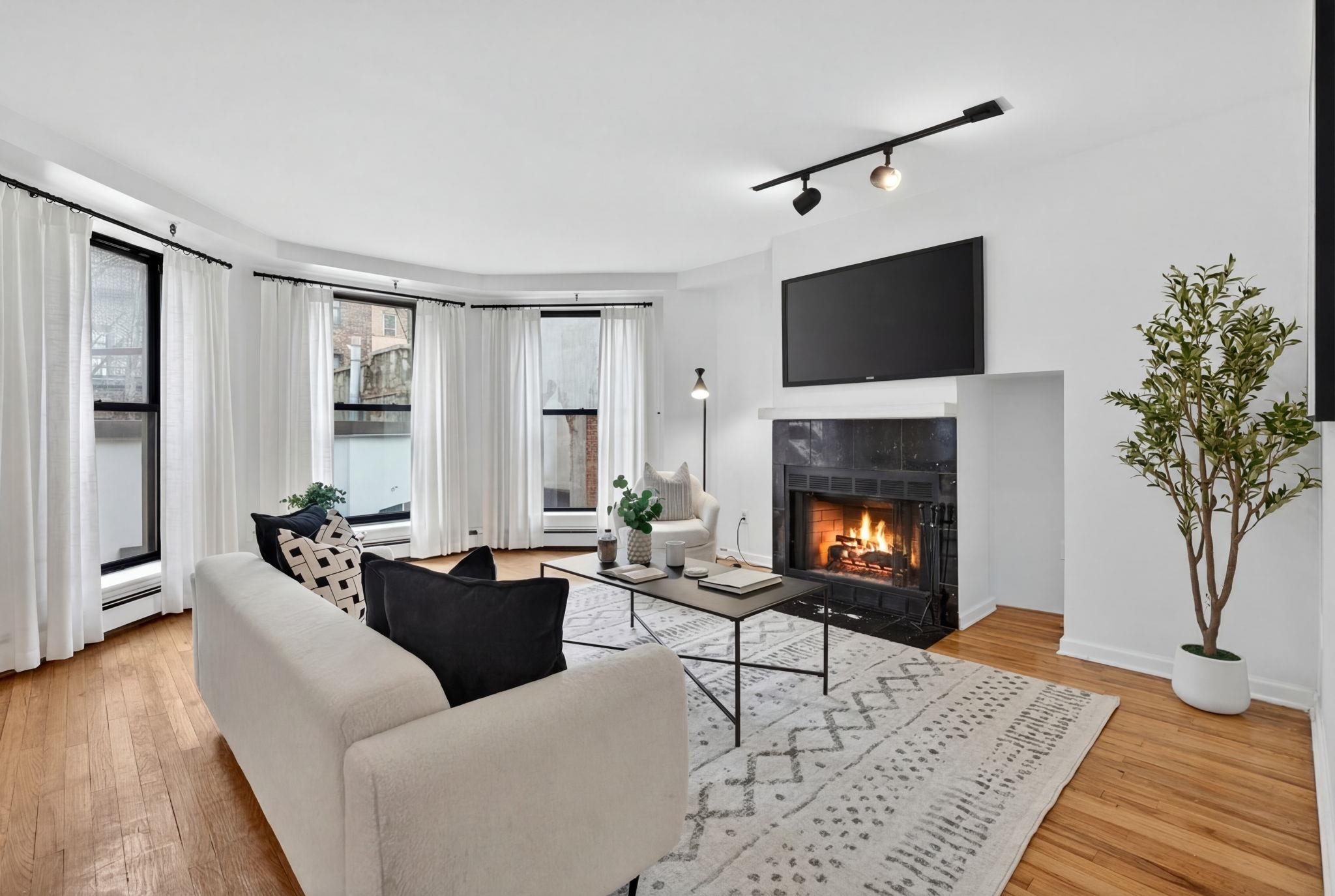 723 WASHINGTON ST Unit: 5