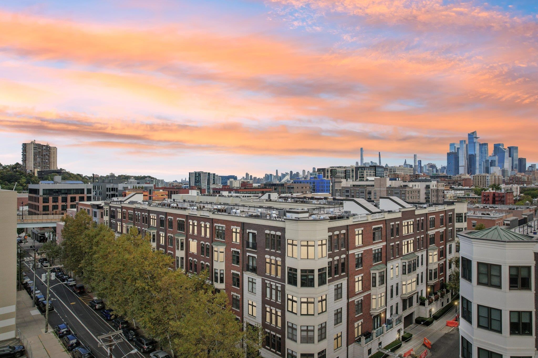 1301 ADAMS ST Unit: 610