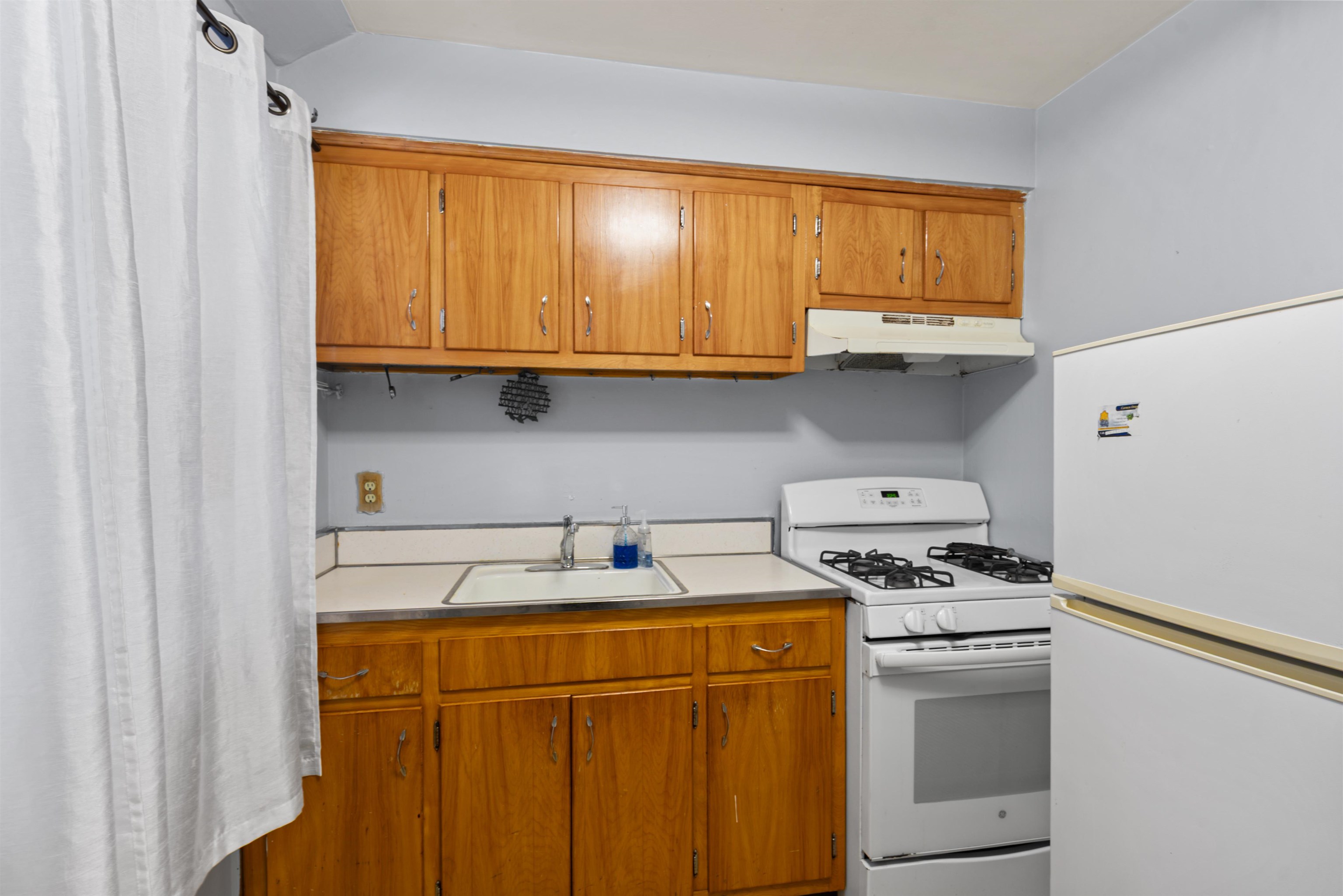 409 69TH ST - Photo 3