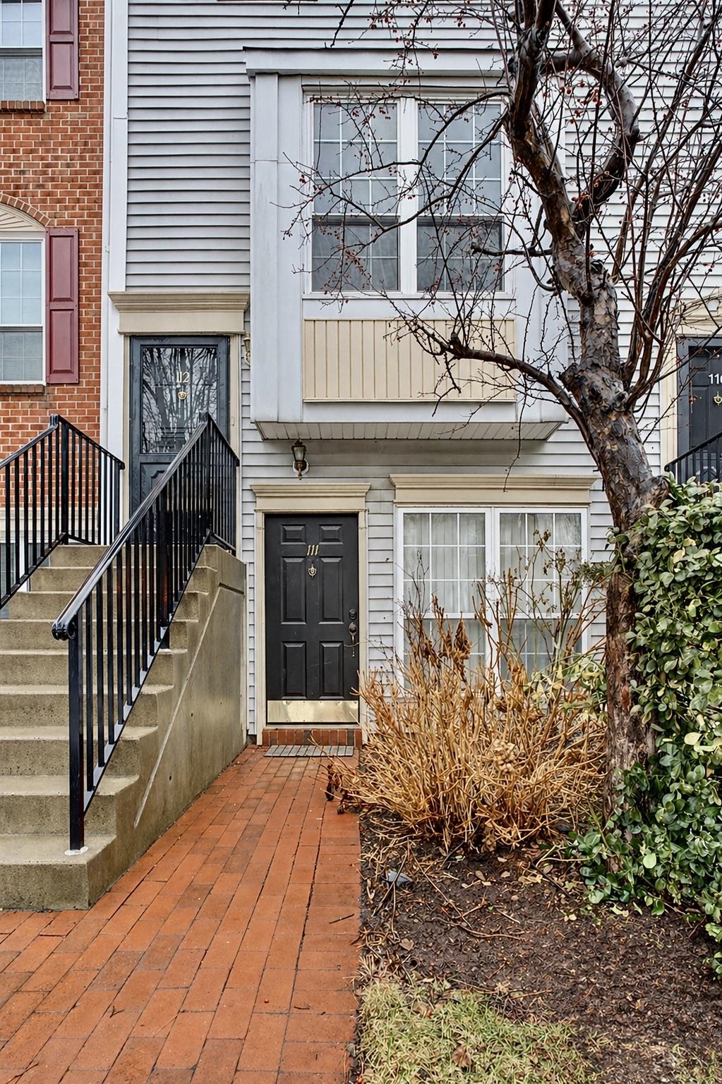 111 COTTONWOOD ST - Photo 2
