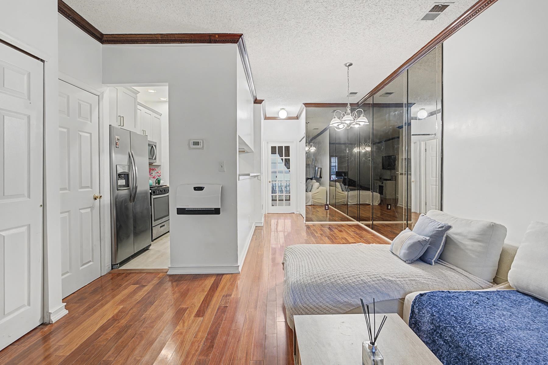111 COTTONWOOD ST - Photo 4